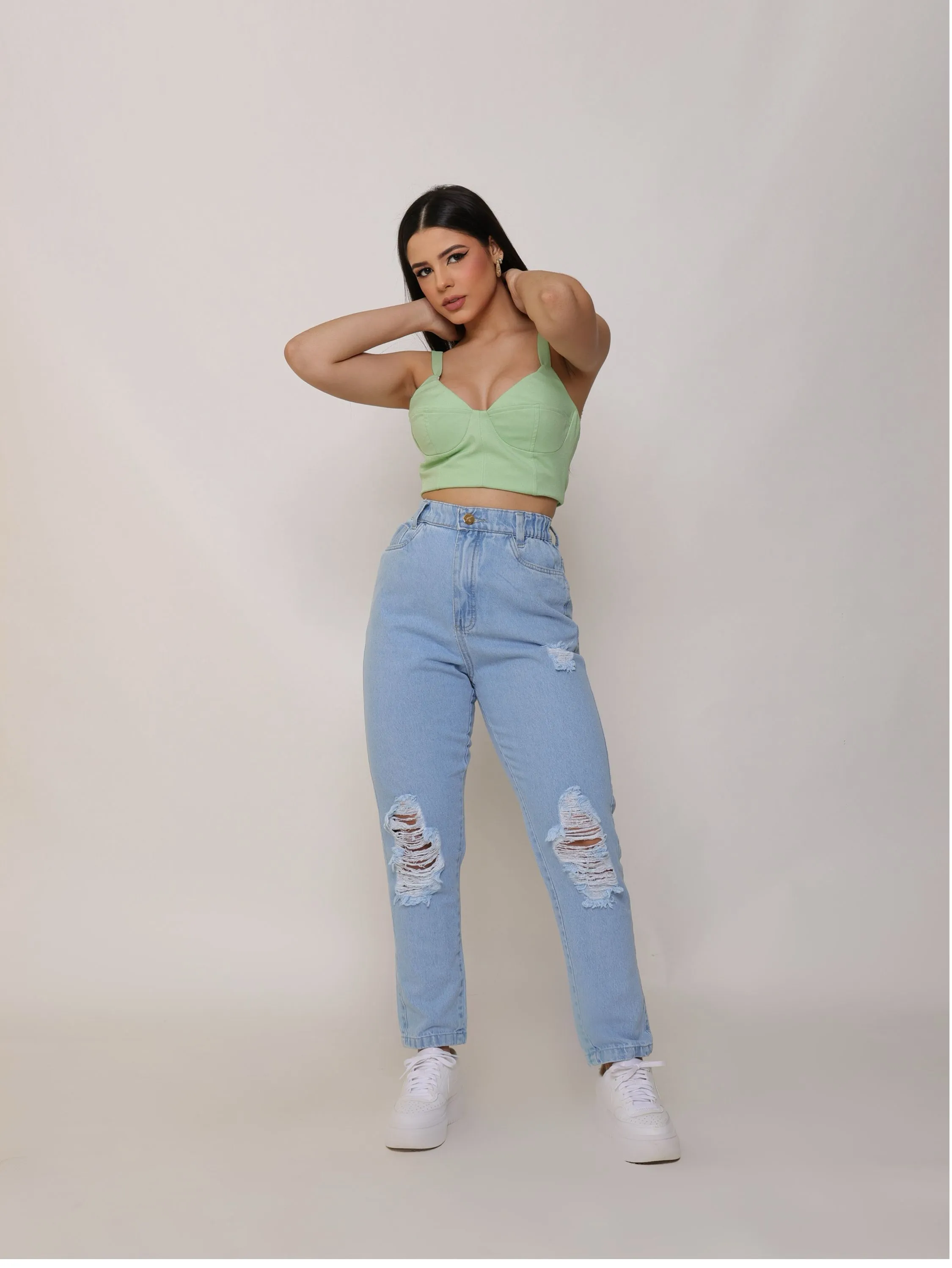 Calça mom jeans feminina