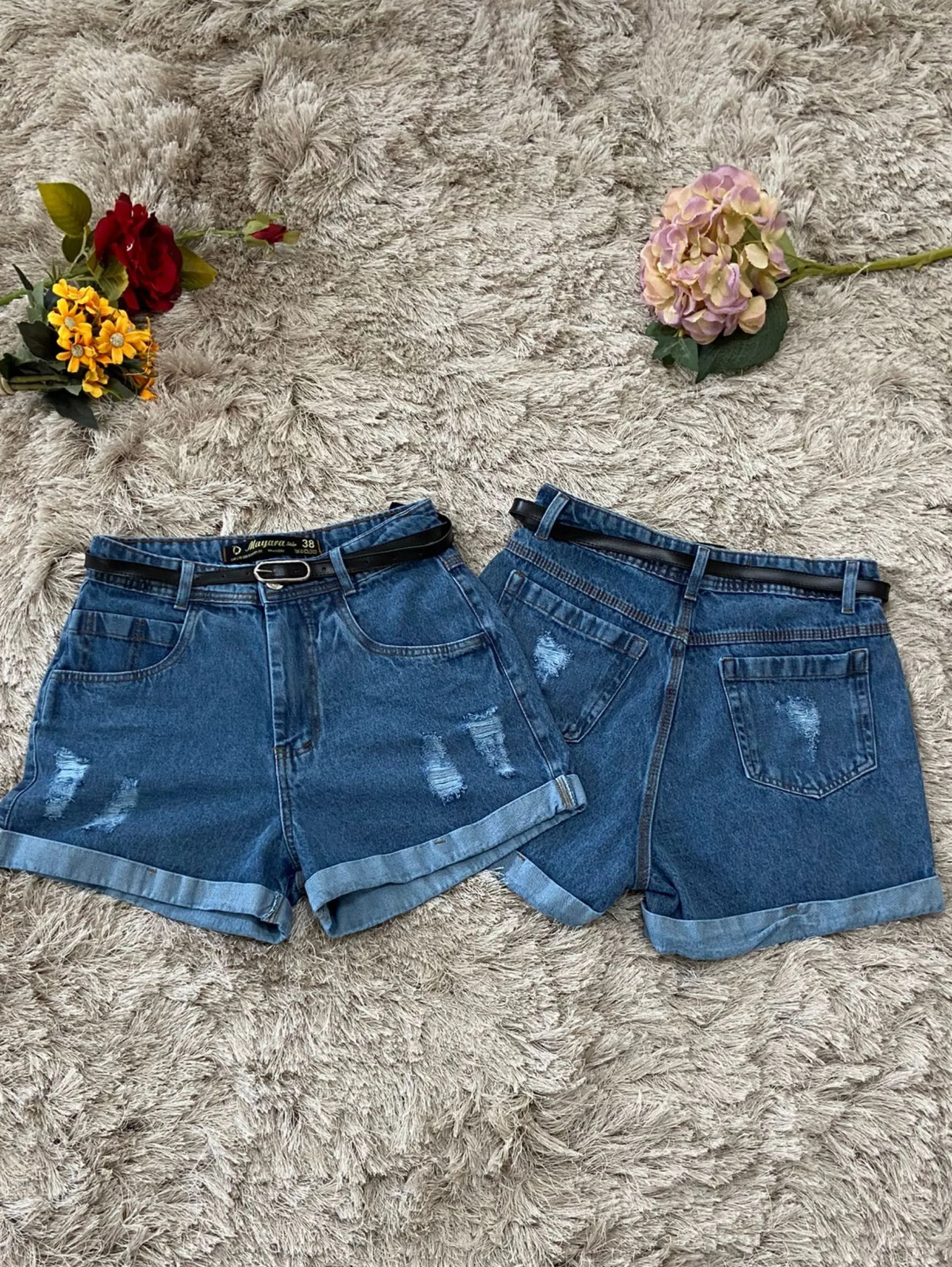 Short jeans feminino com cinto