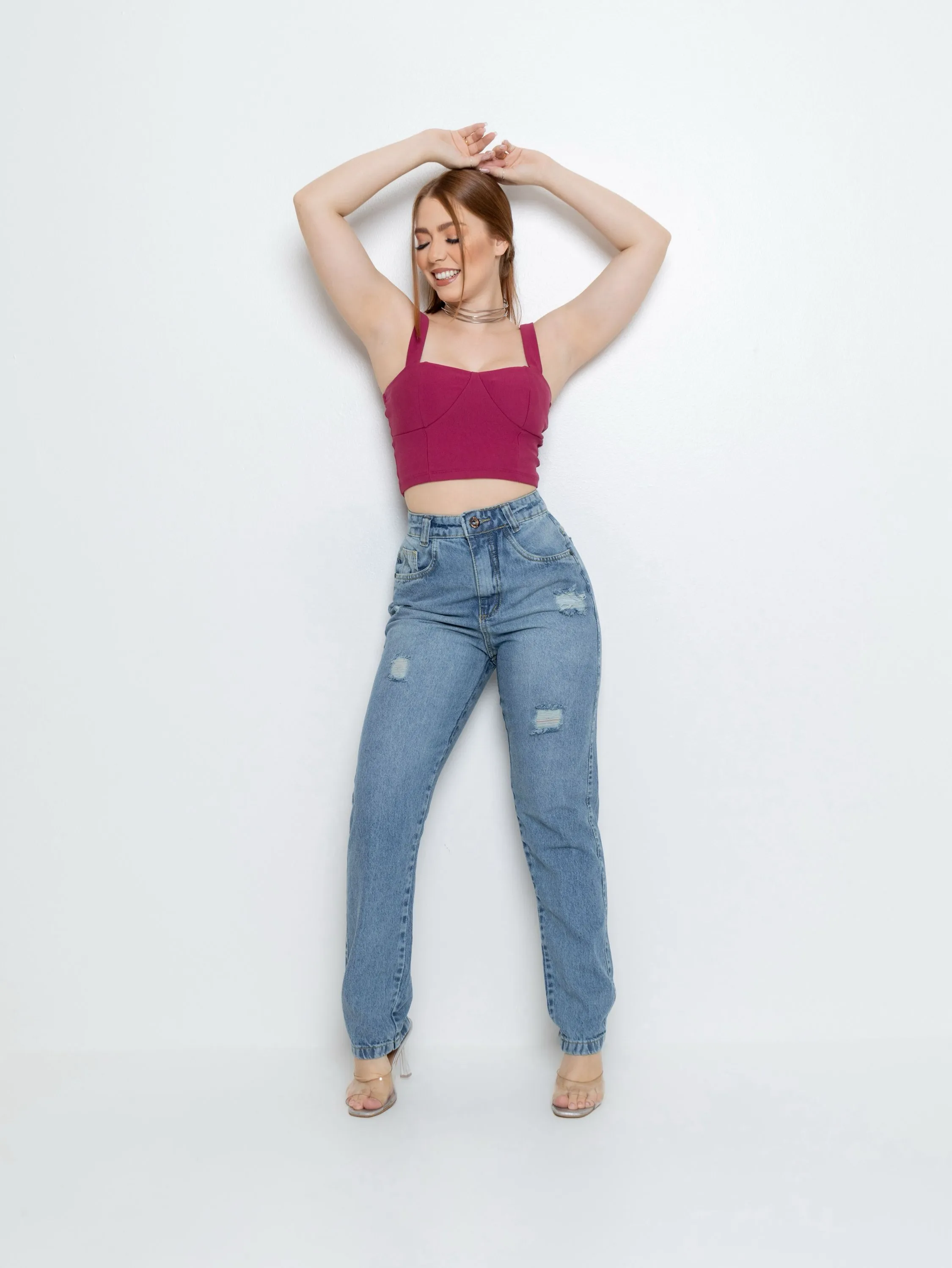 Calça mom jeans feminina