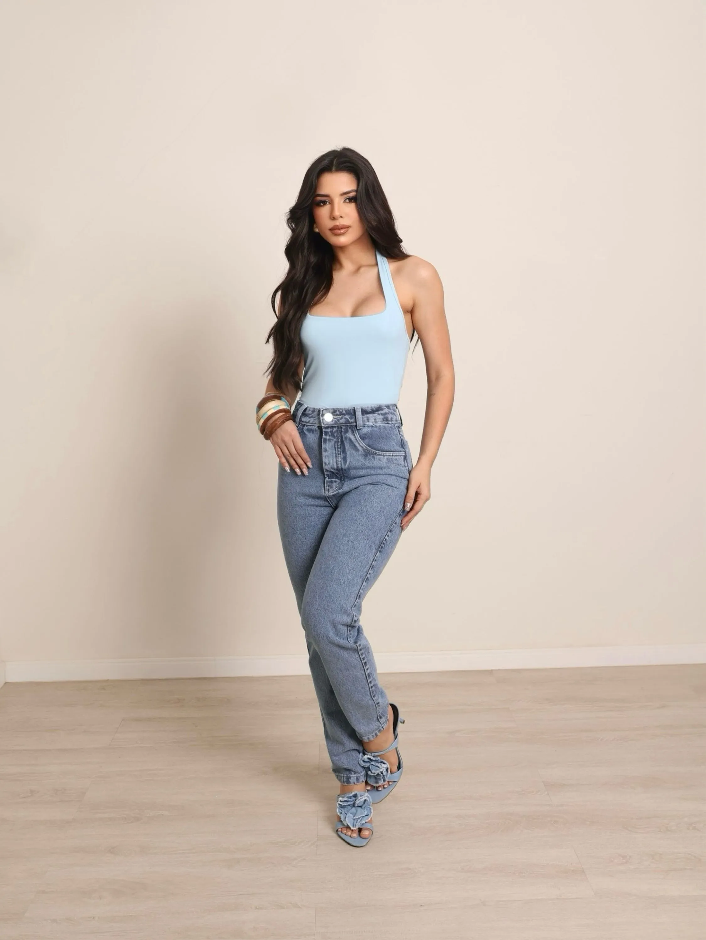 Calça mom jeans feminina