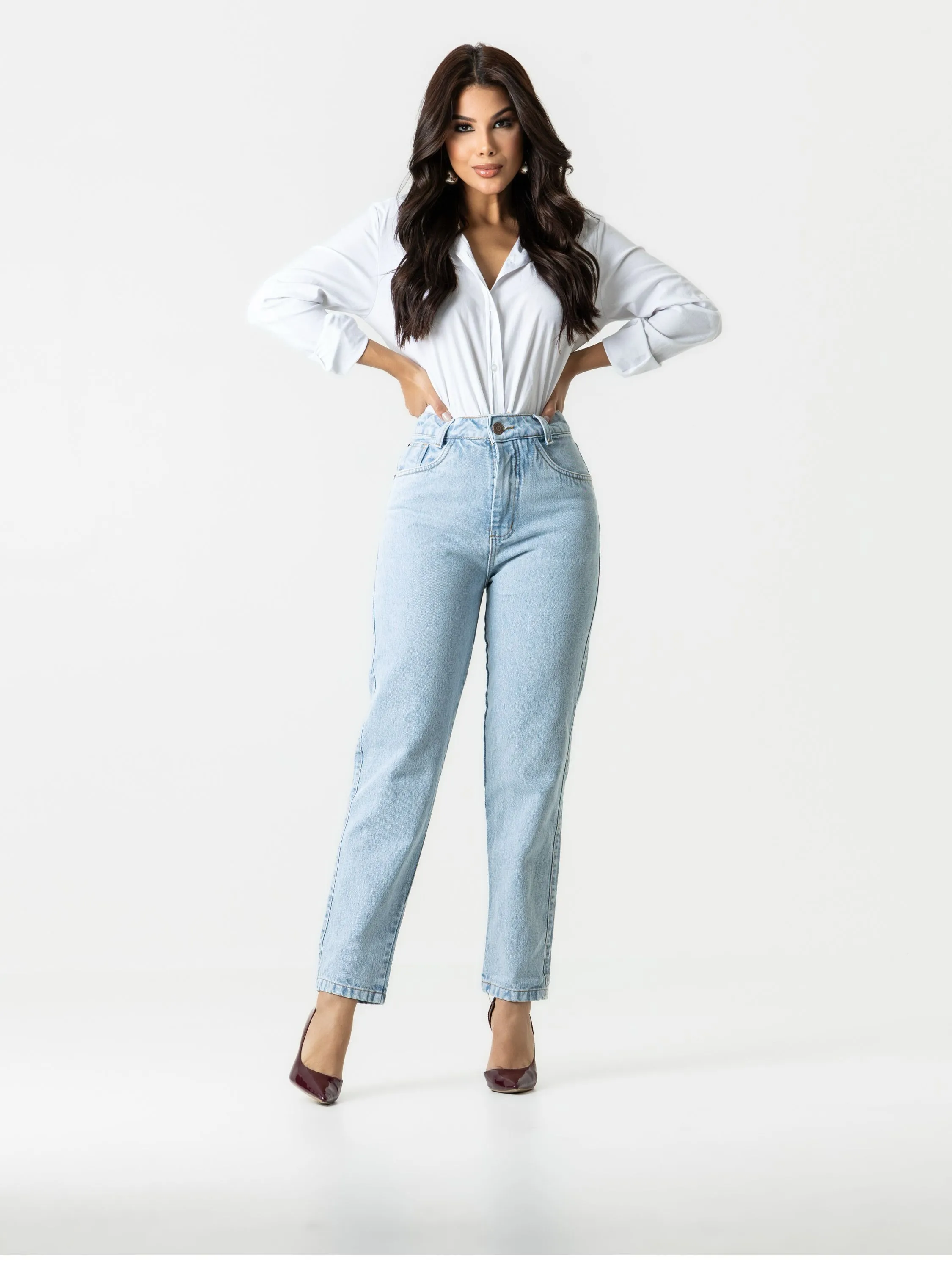 Calça Mom jeans feminina
