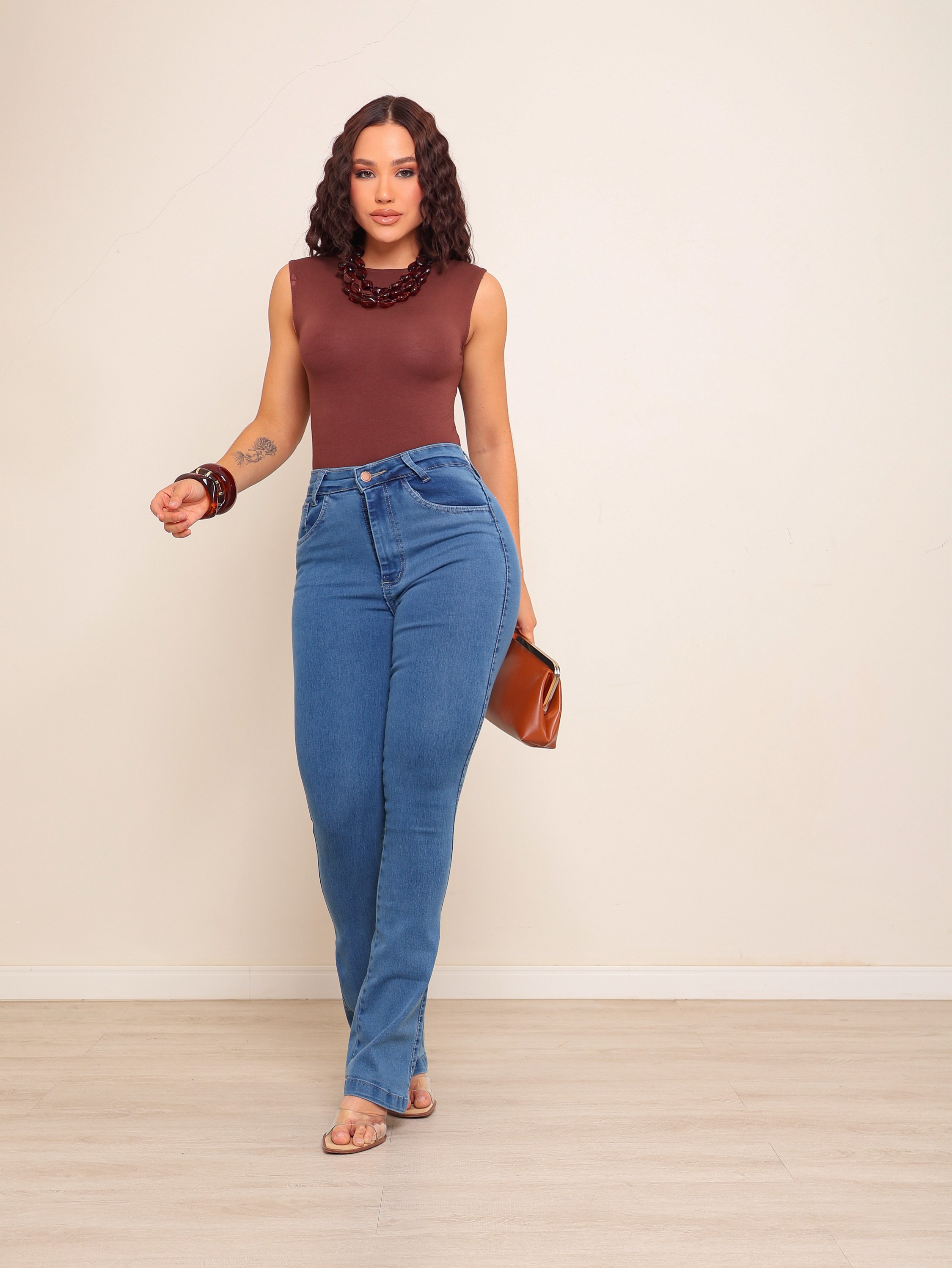 Calça flare jeans feminina