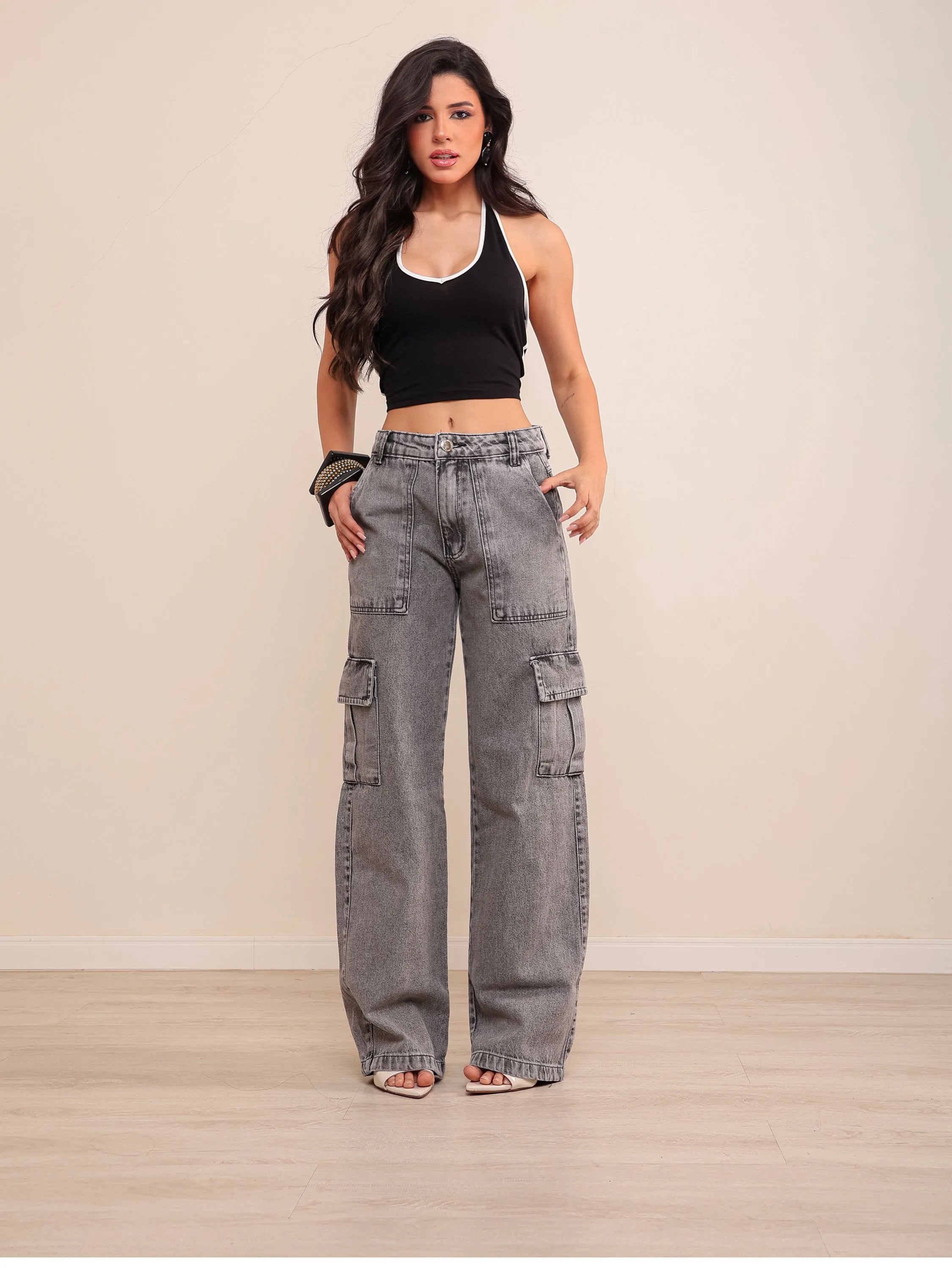 Calça wide leg cargo jeans feminina