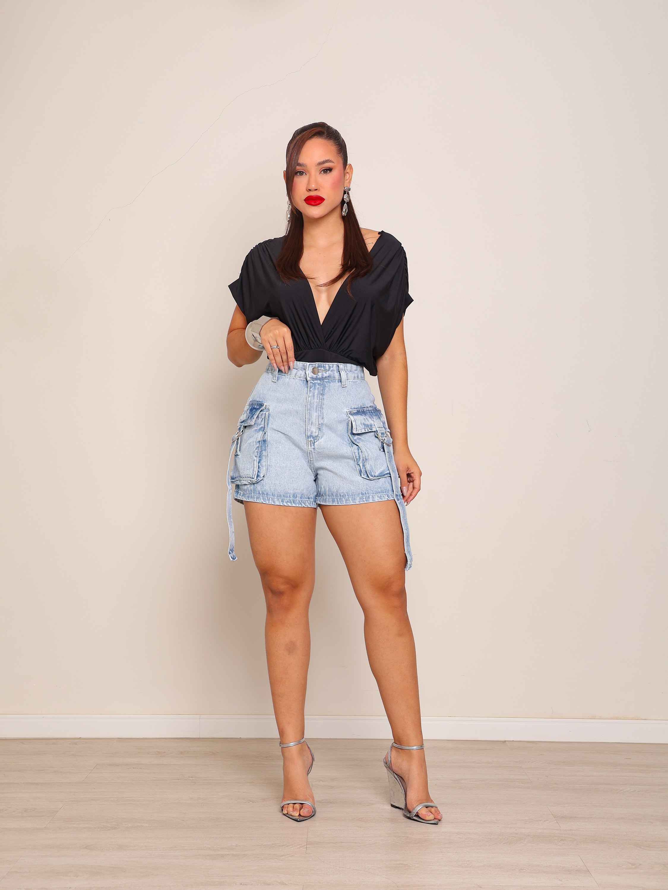 Short cargo jeans feminino