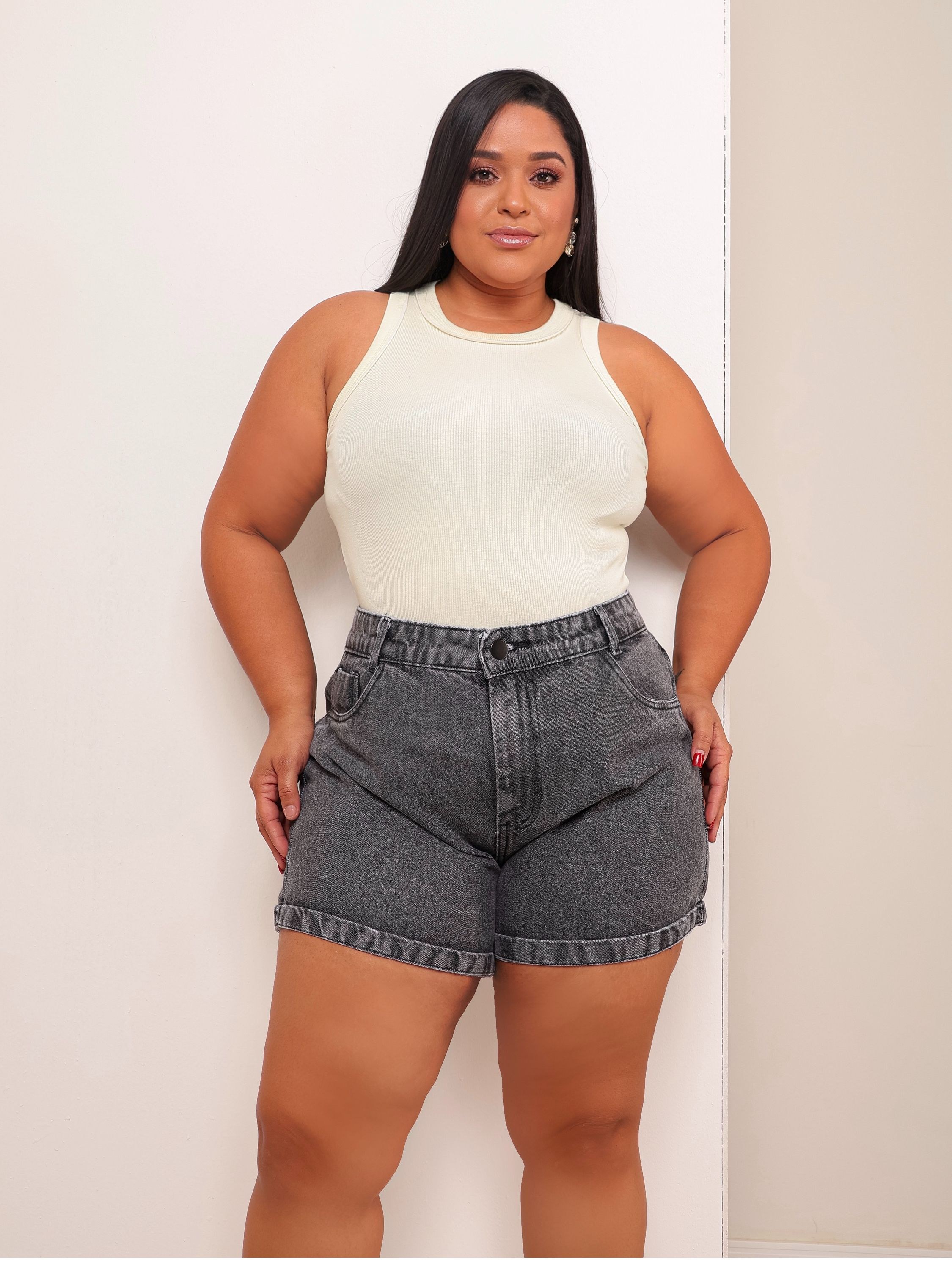 Short jeans feminino plus size