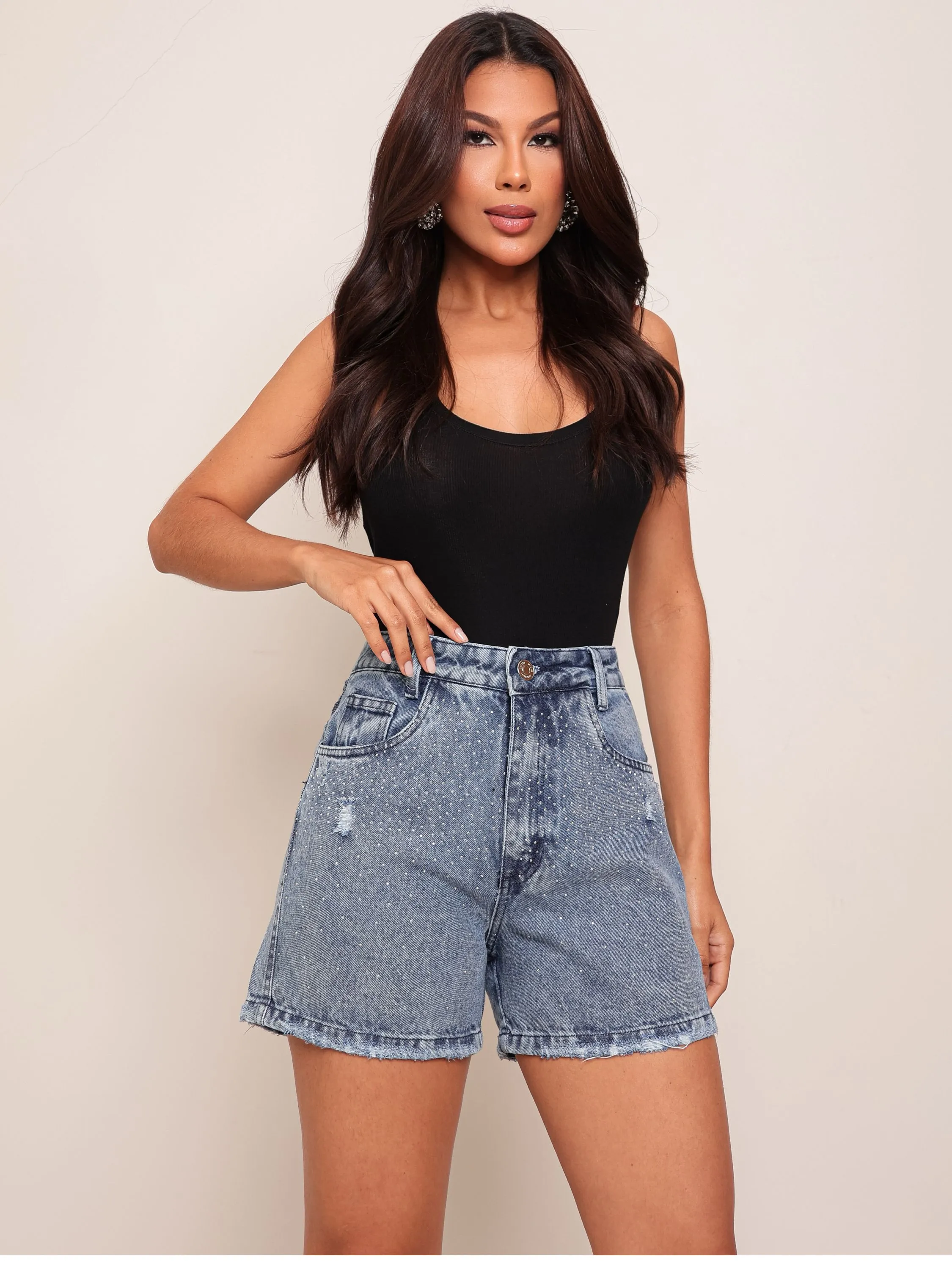 Short jeans feminino de strass