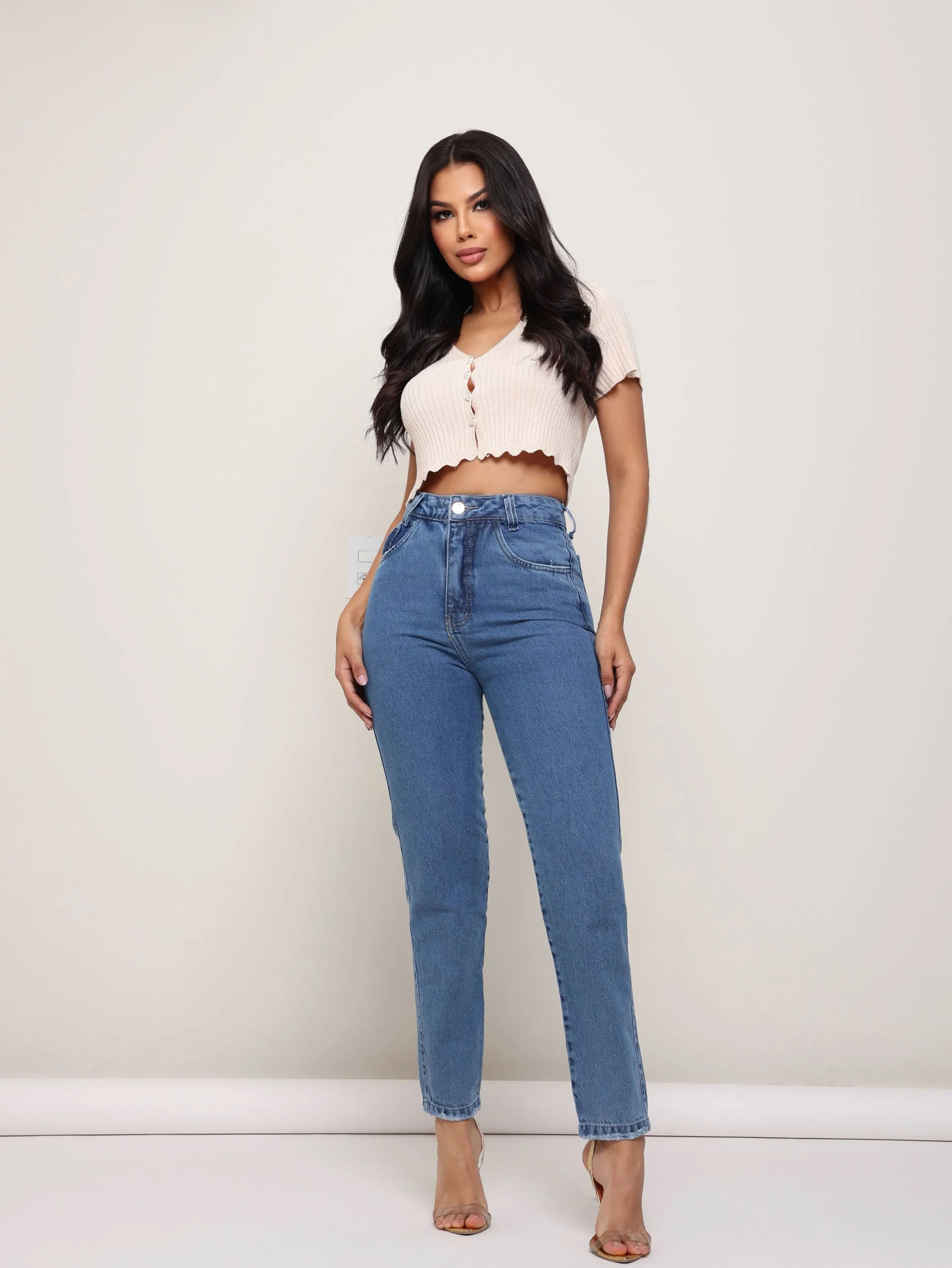 Calça mom jeans feminina