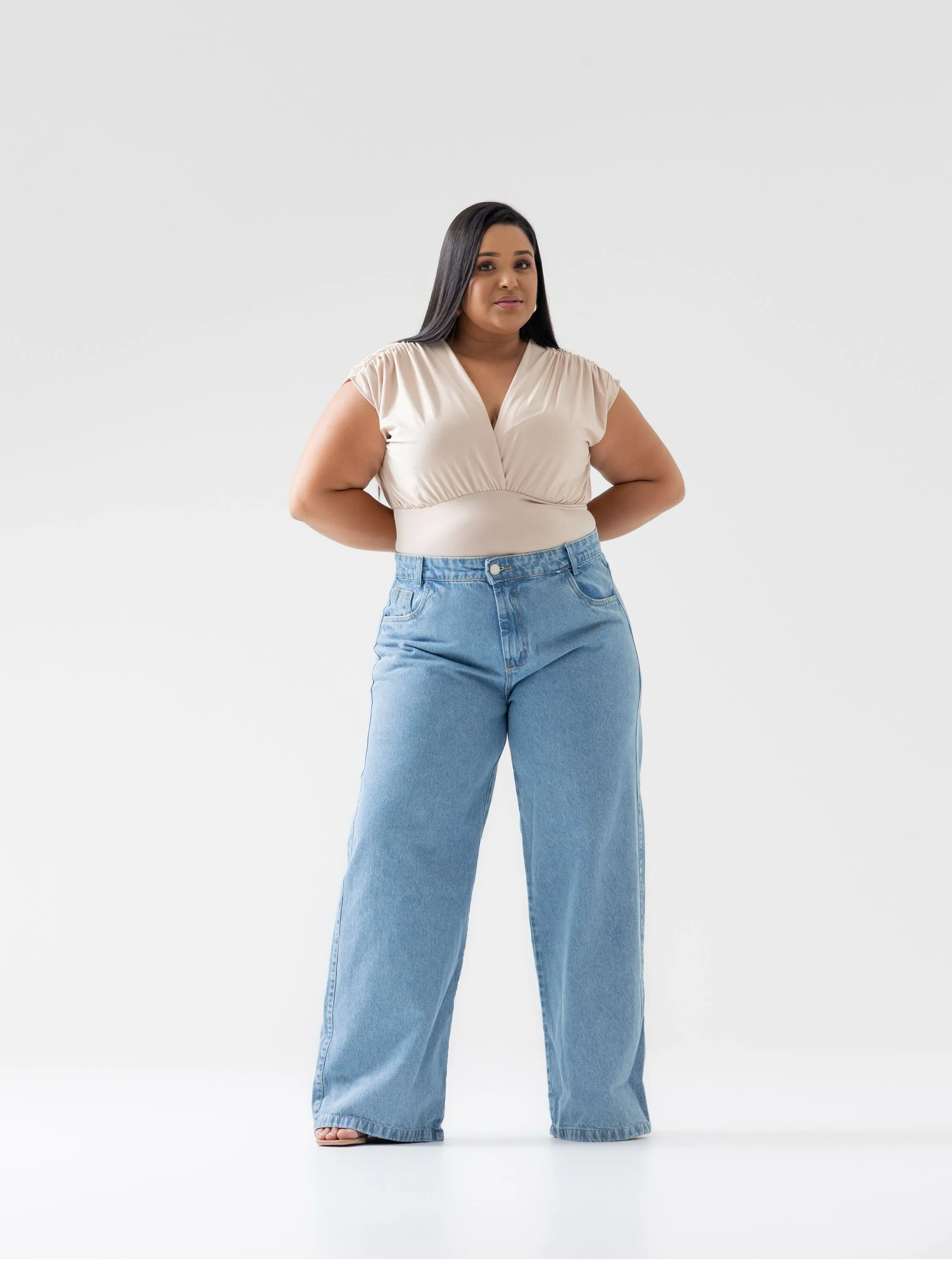 Calça wide leg jeans feminina plus size