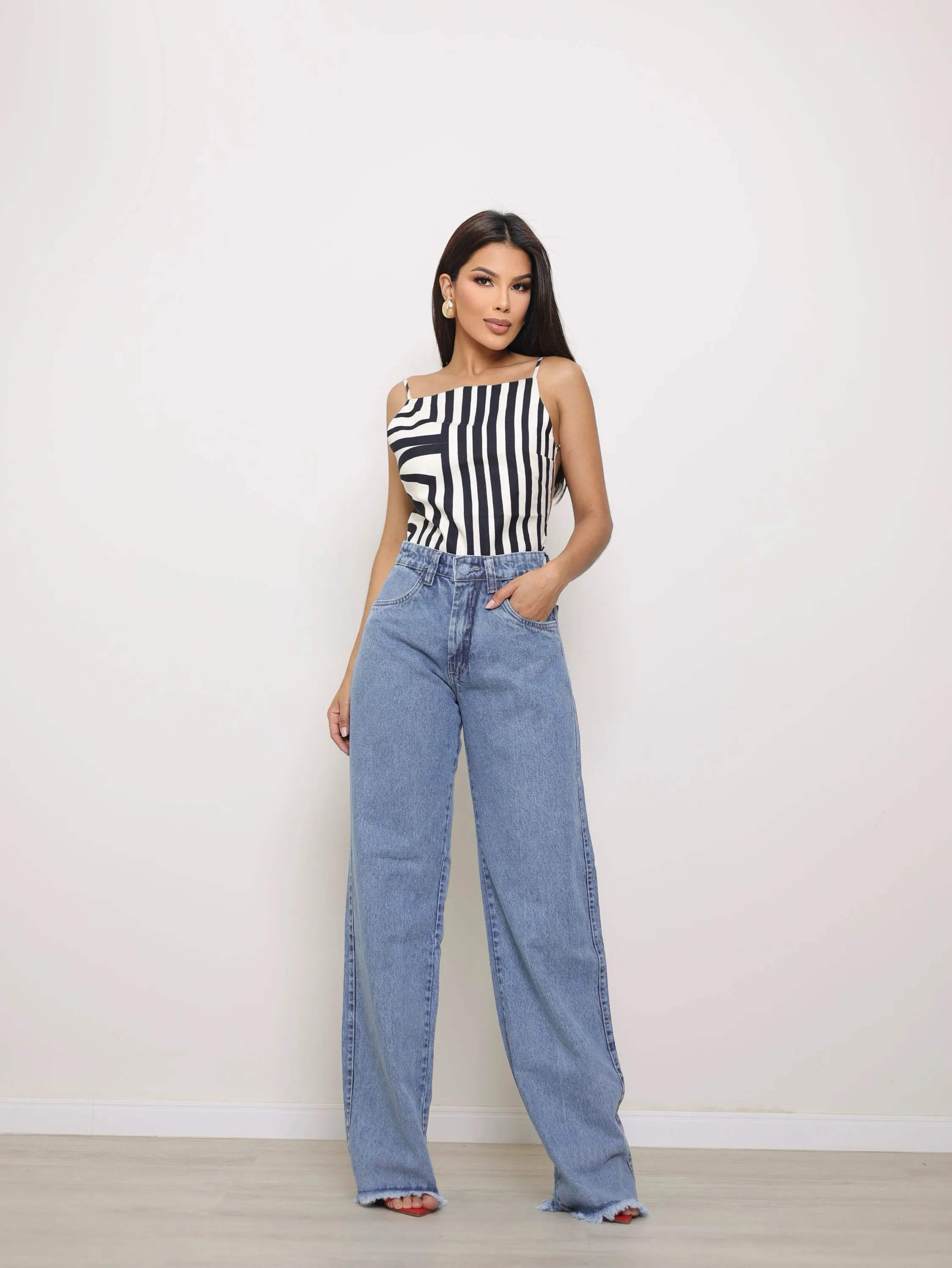 Calça wide leg jeans feminina