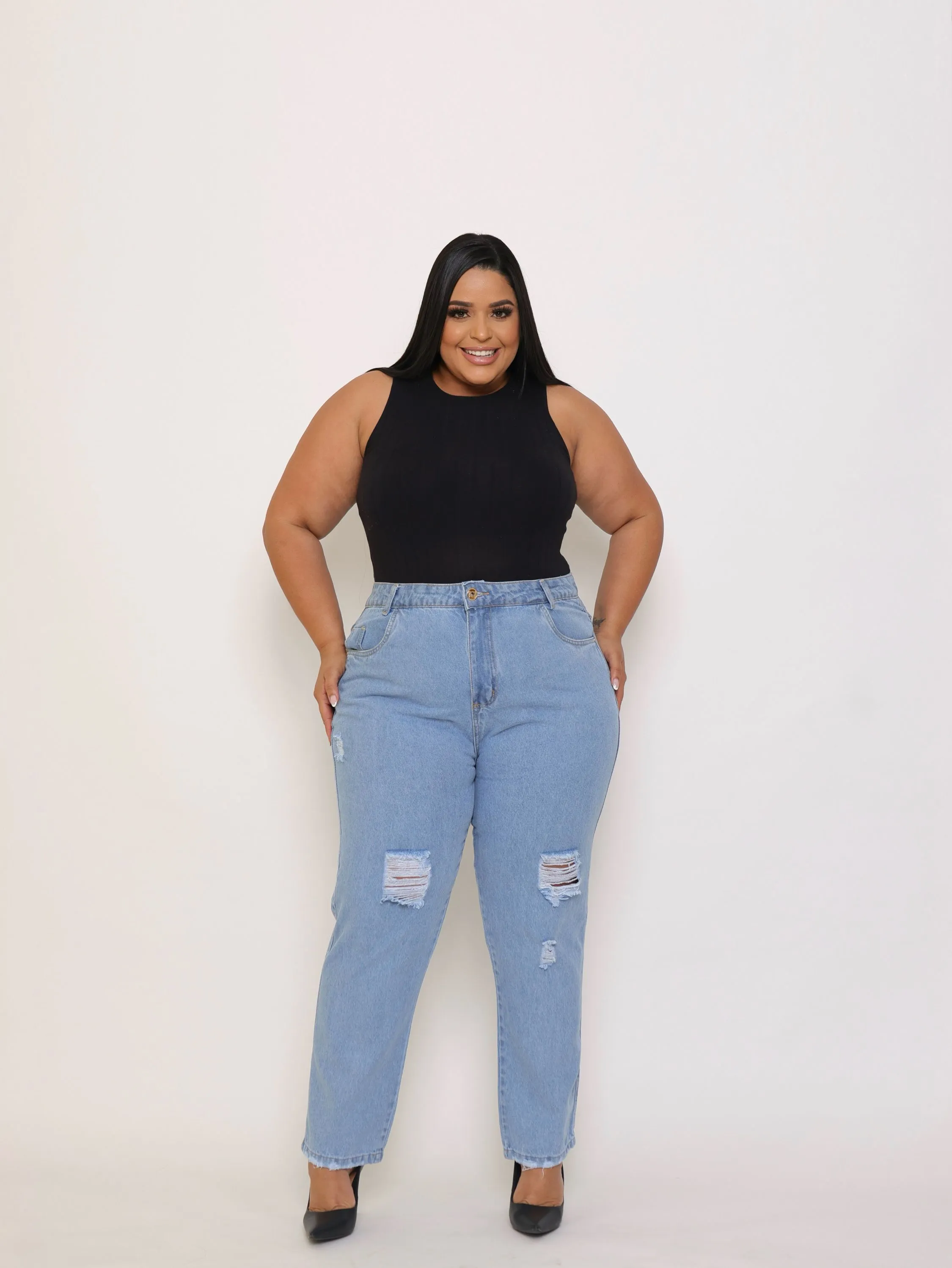 Calça Mom jeans feminina plus size