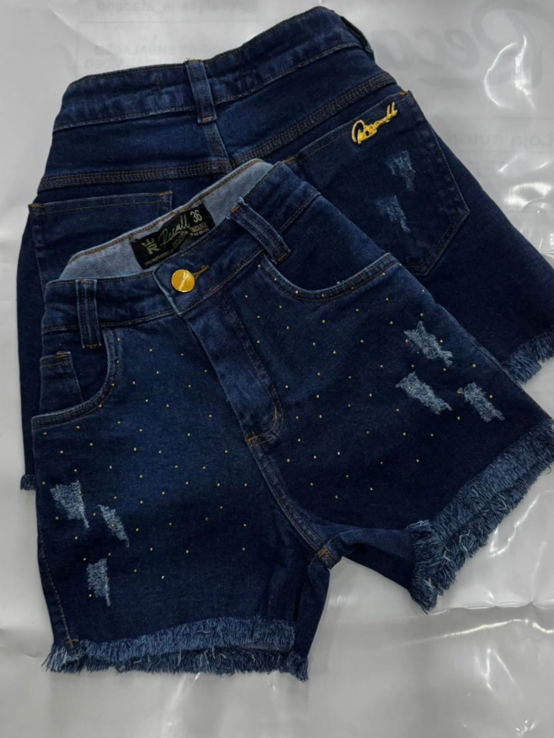 Short jeans feminino de strass