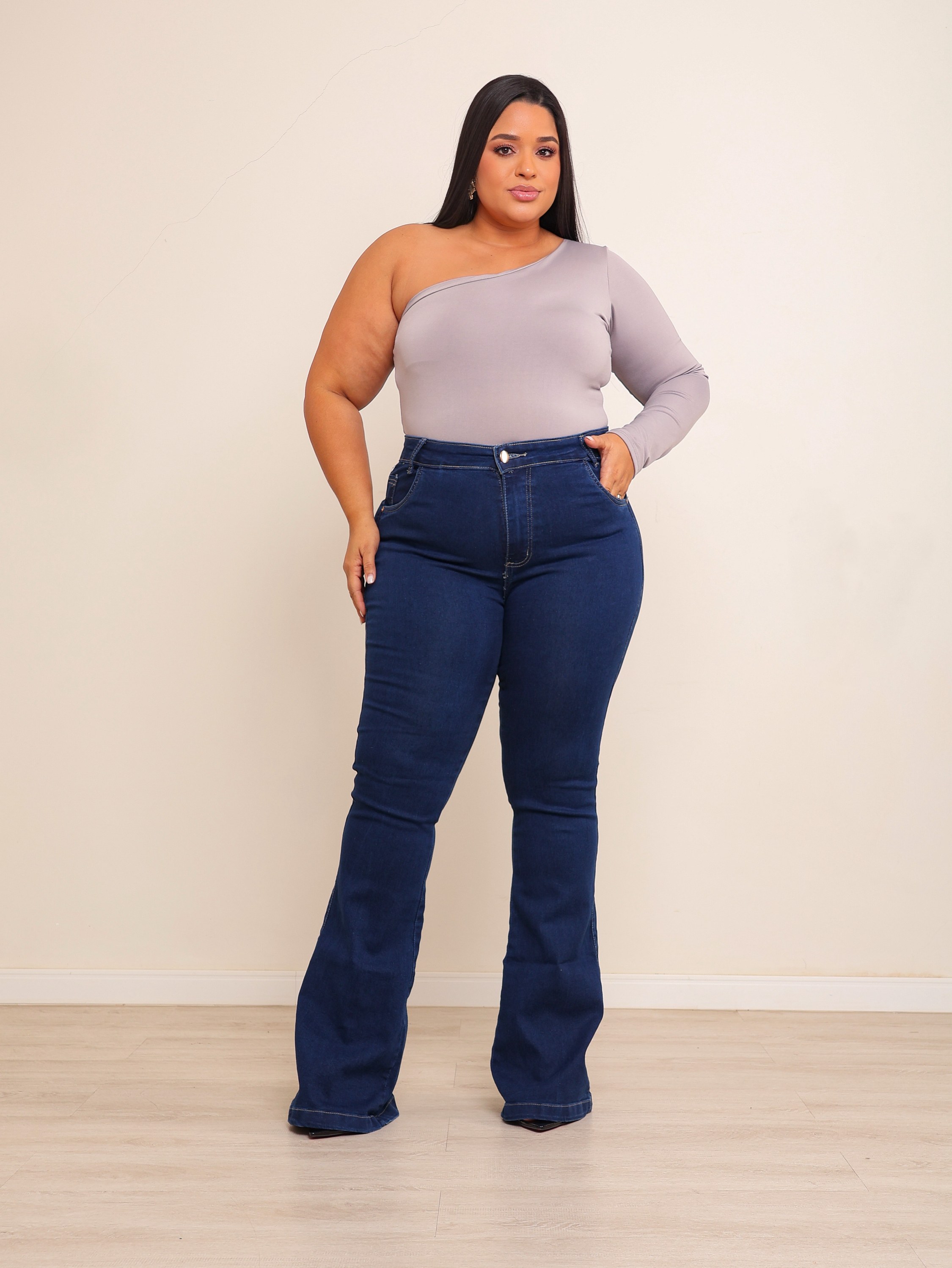 Calça flare jeans feminina plus size