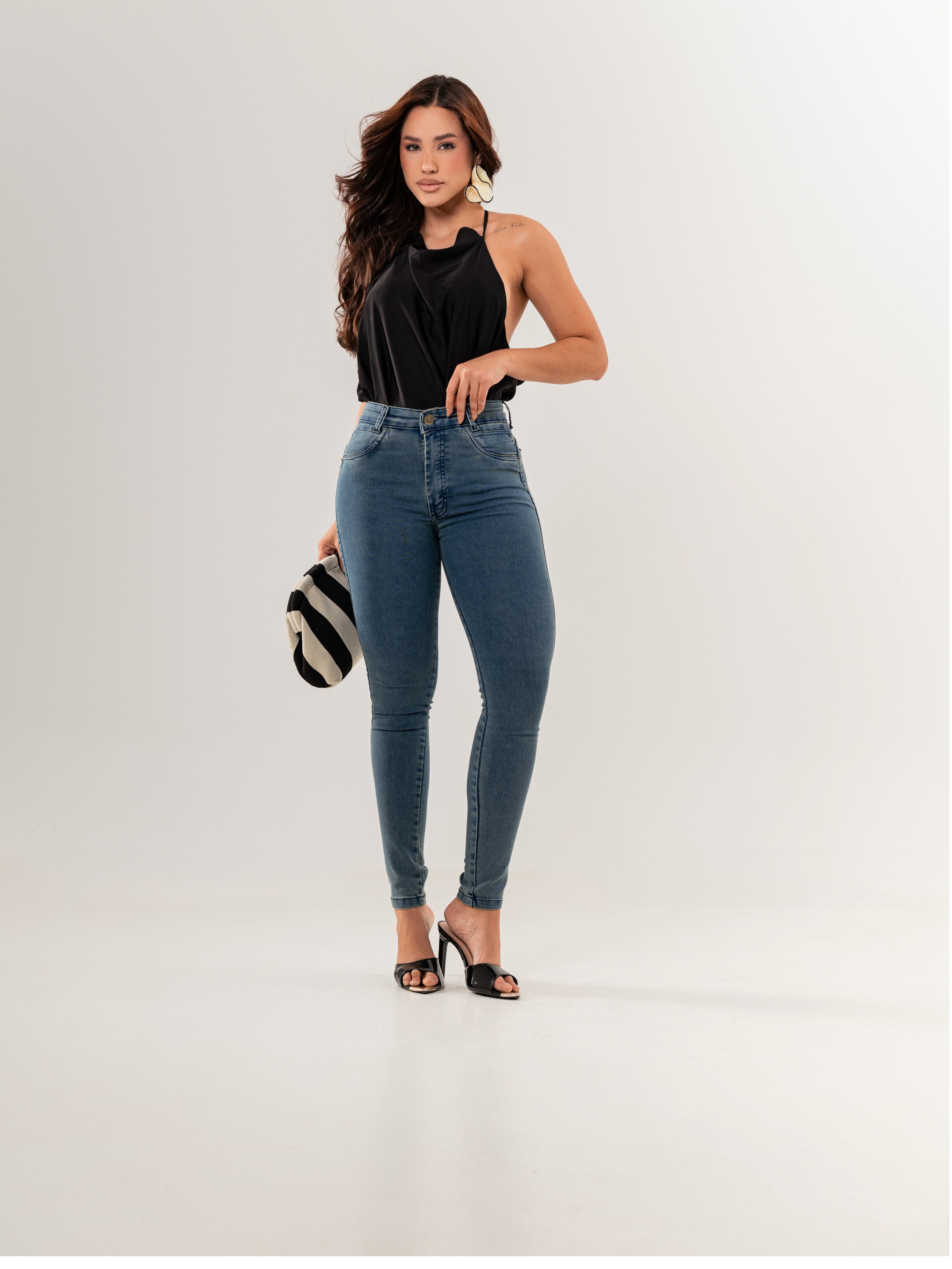 Calça skinny jeans feminina
