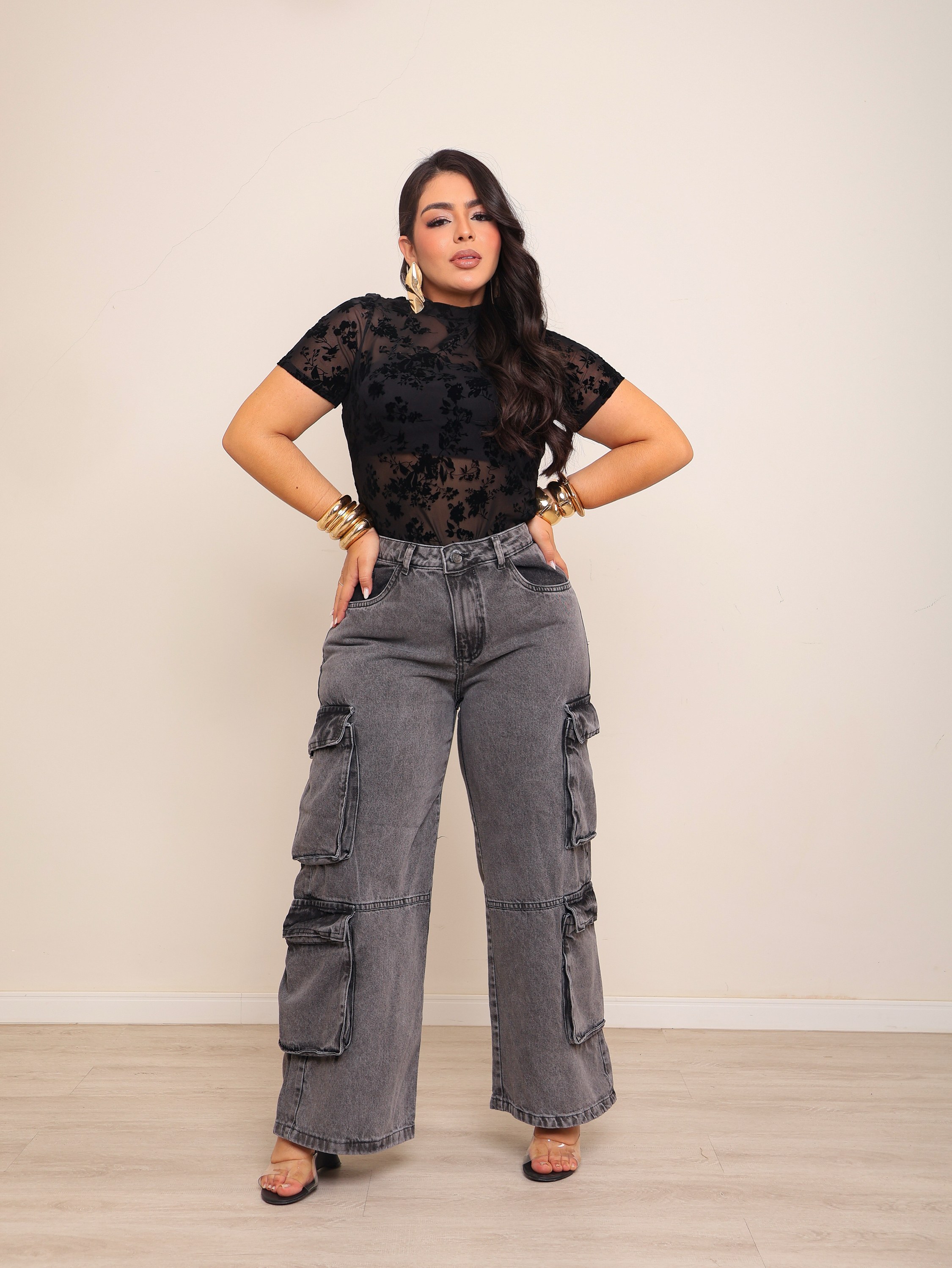 Calça wide leg cargo jeans feminina plus size