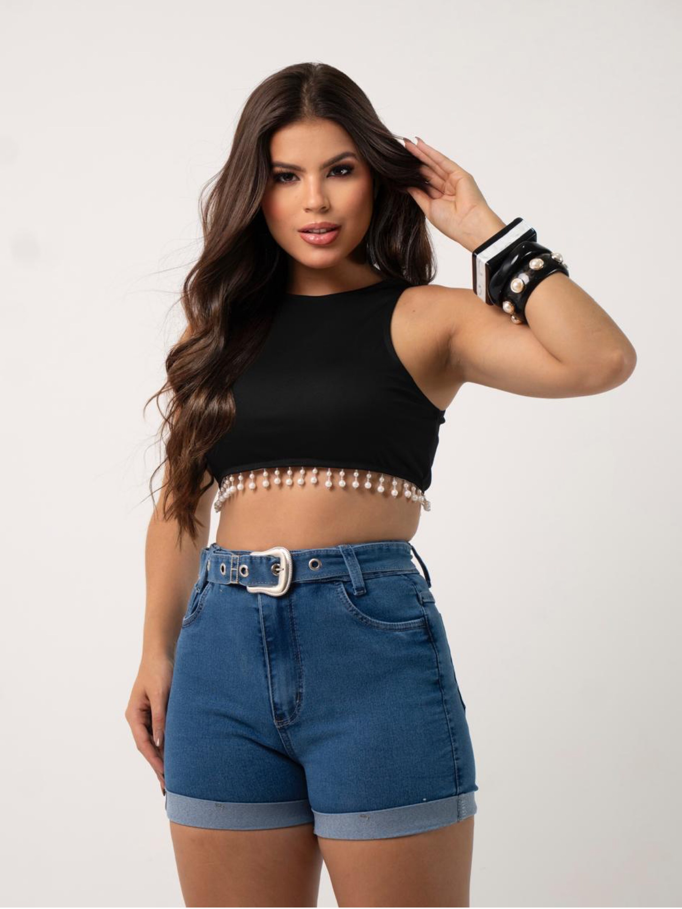 Short jeans feminino com cinto