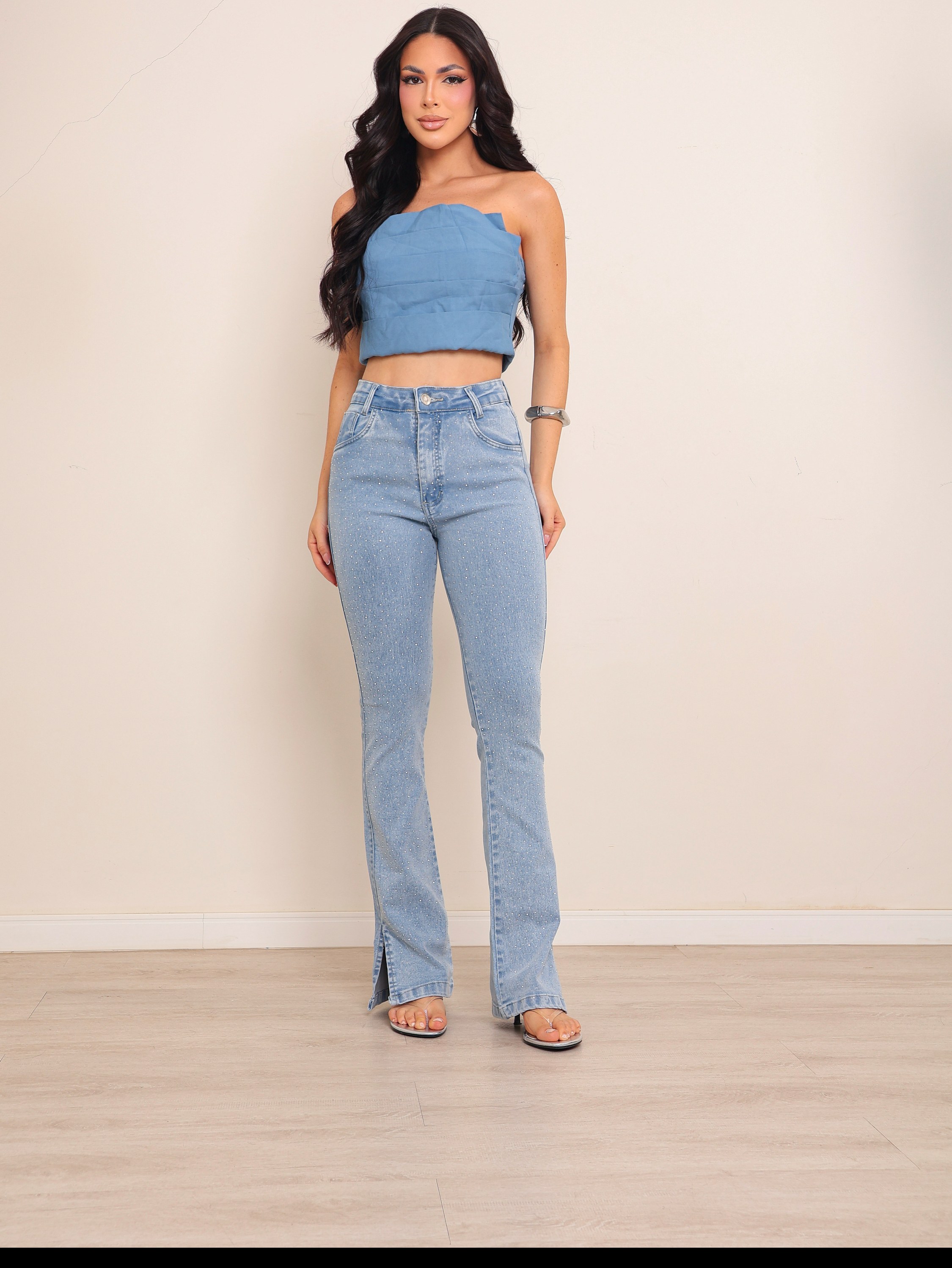 Calça flare jeans feminina de strass com abertura