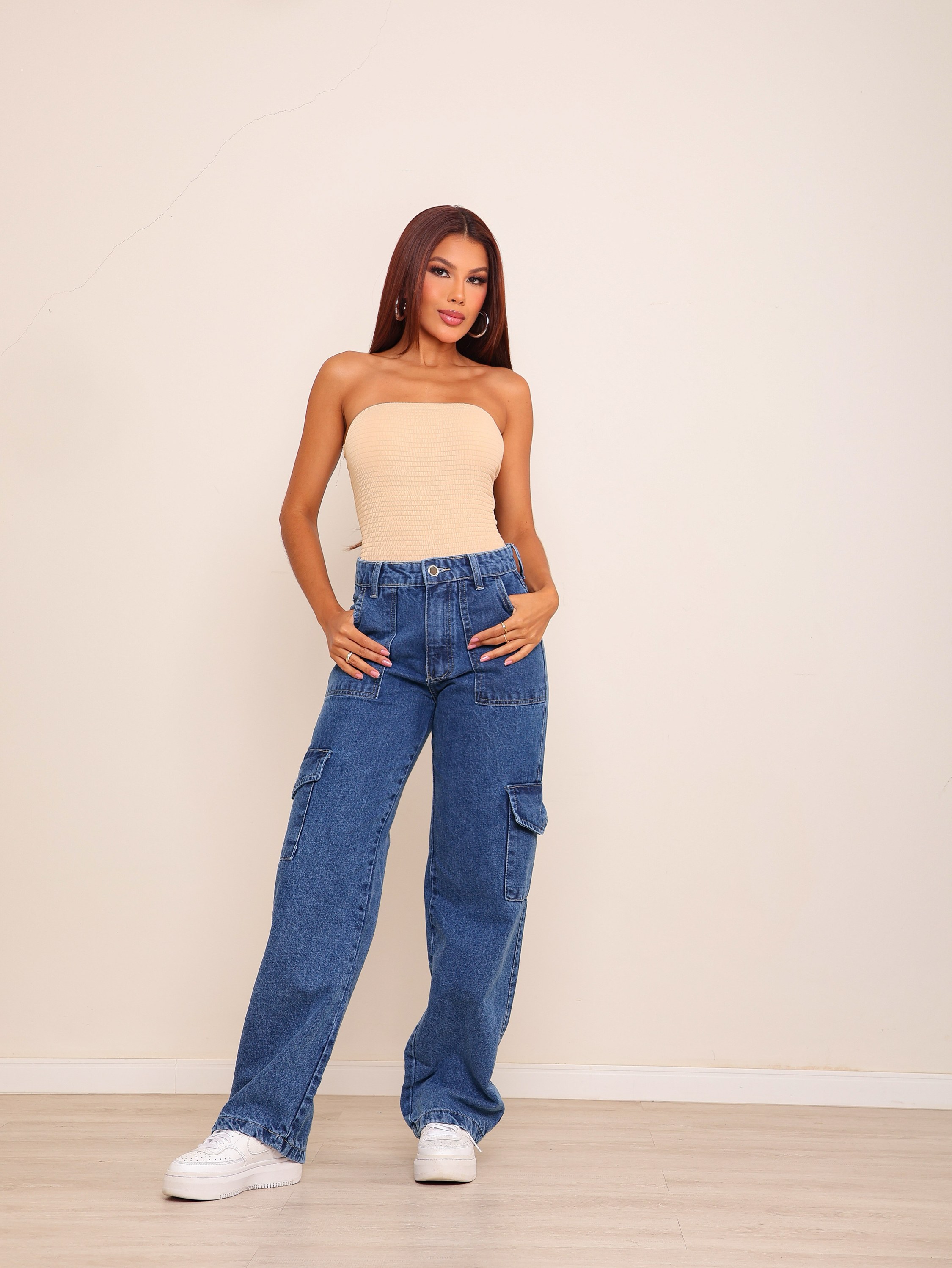 Calça wide leg cargo jeans feminina