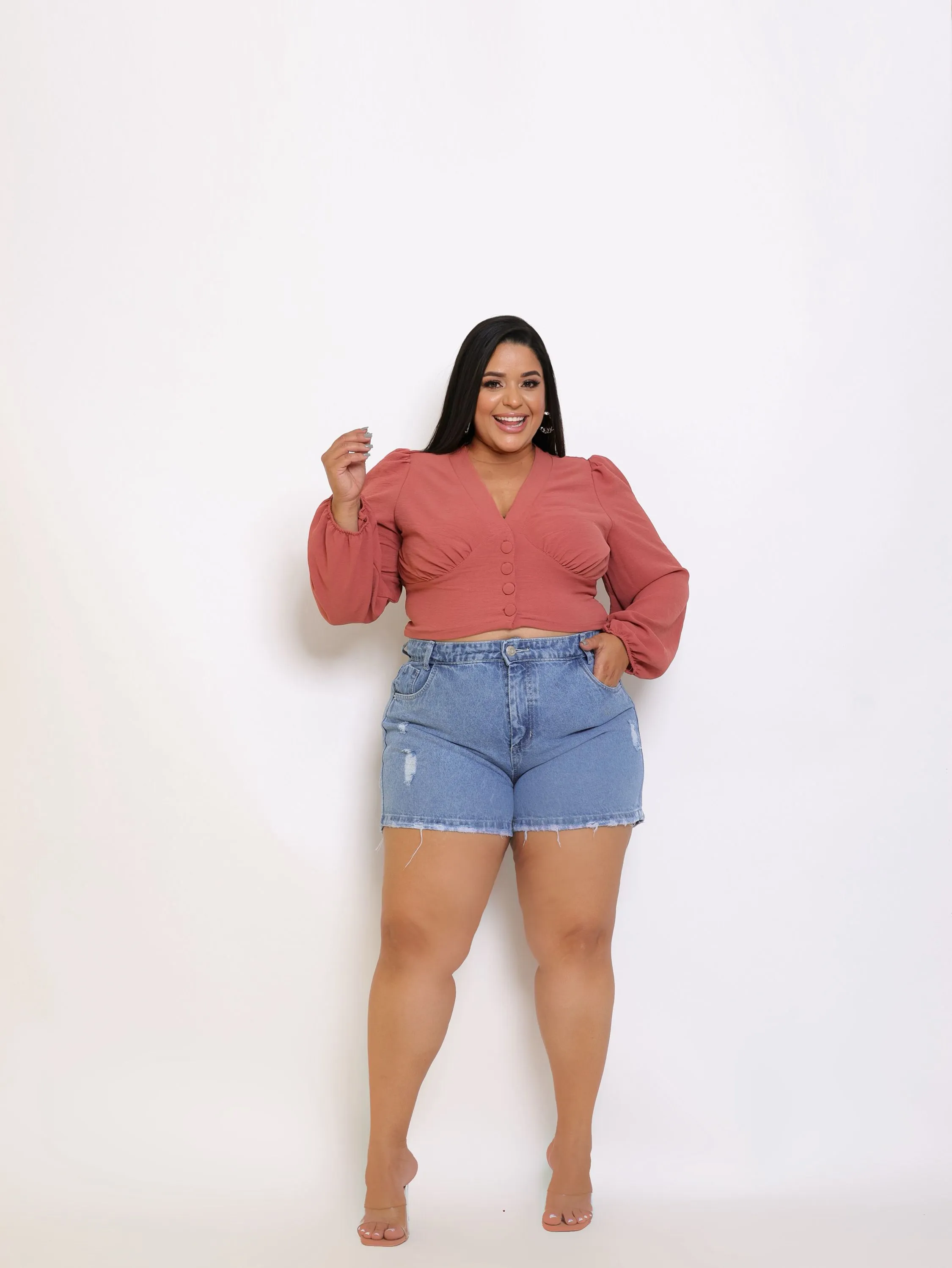 Short jeans feminino plus size bordado