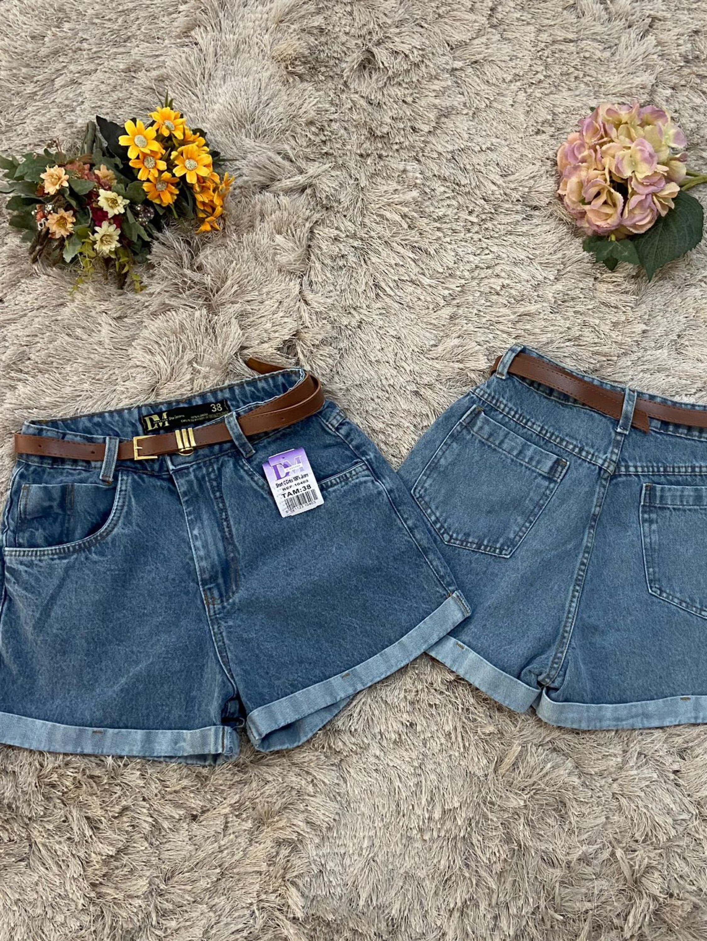 Short jeans feminino com cinto