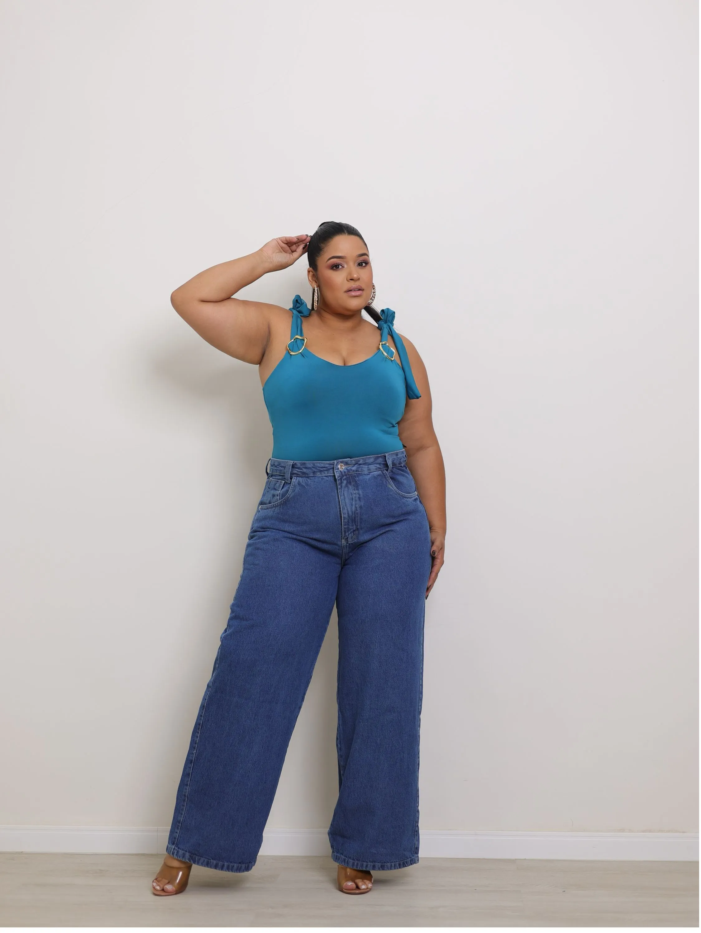 Calça wide leg jeans feminina plus size