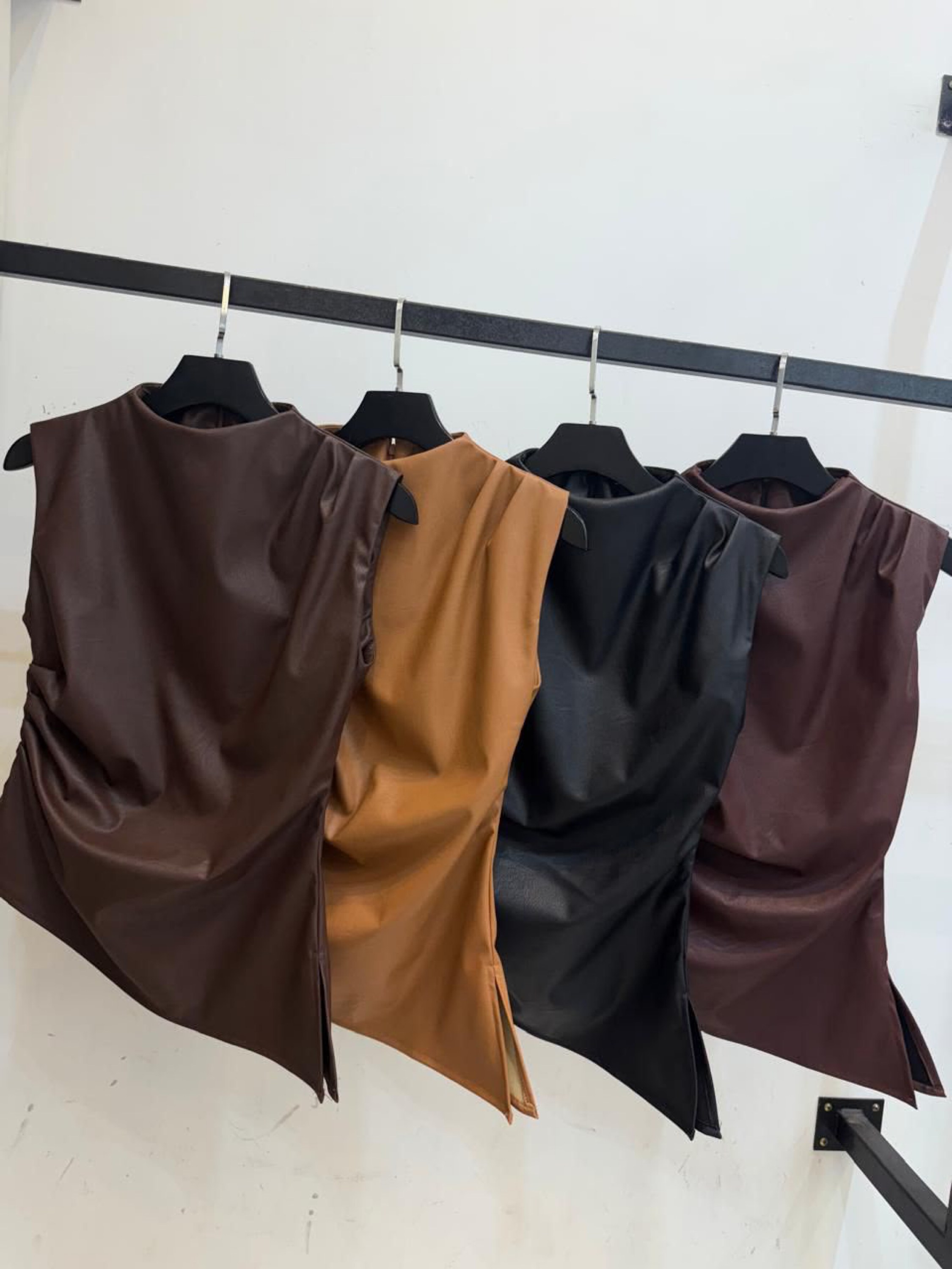 Blusa couro fake Assimétrico YY3022-2