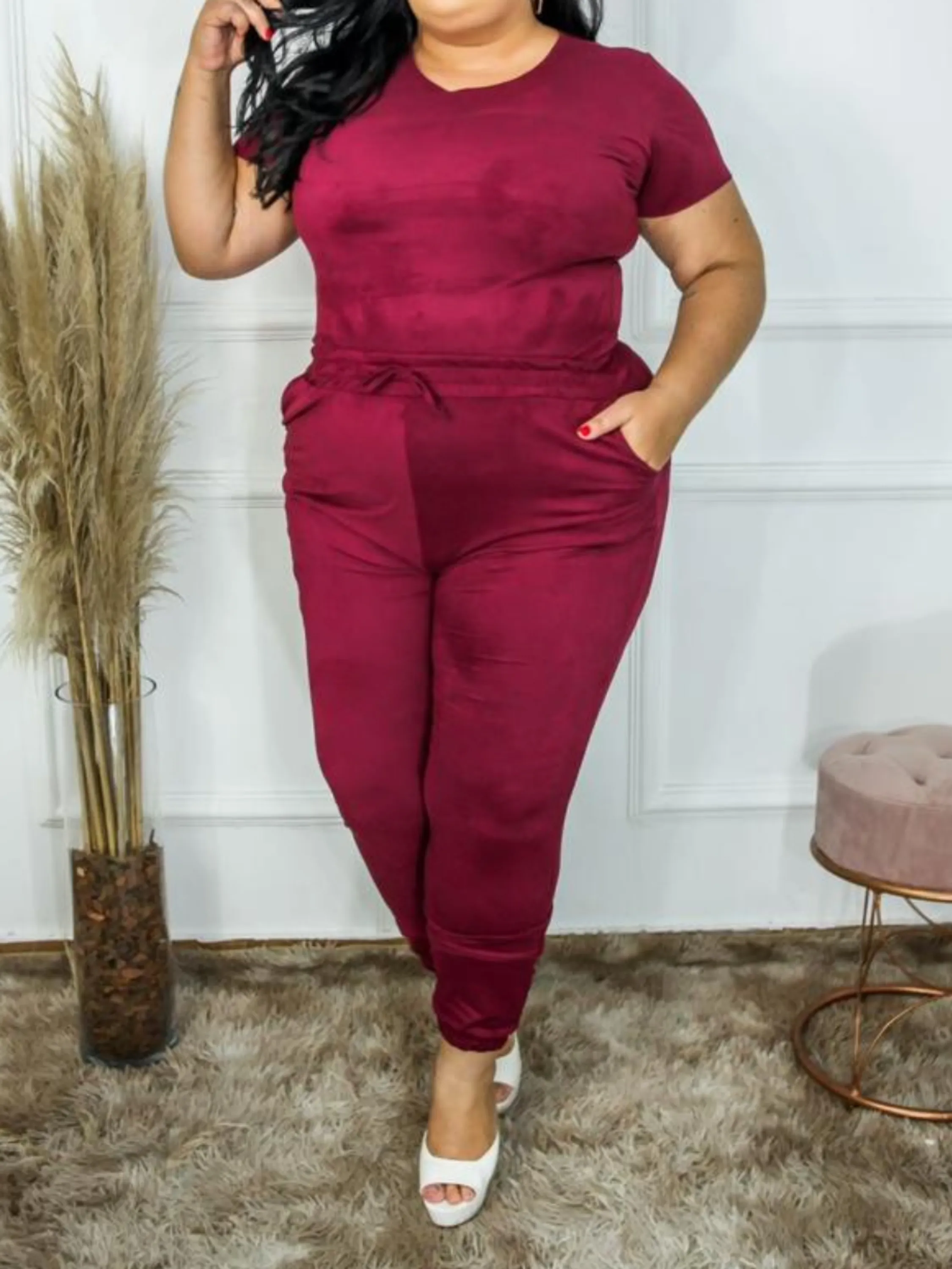 Conjunto Diva plus size isso é de Suede cores variadas conforme a disponibilidade