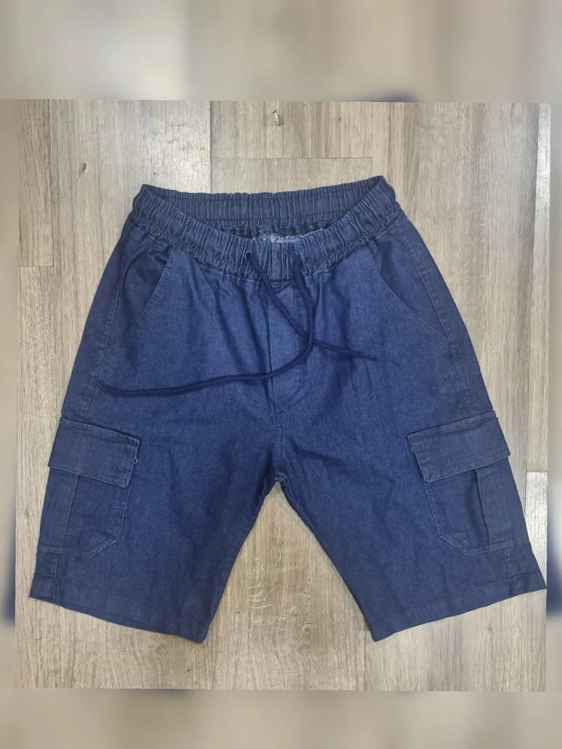 Bermuda masculina cargo jeans escuro