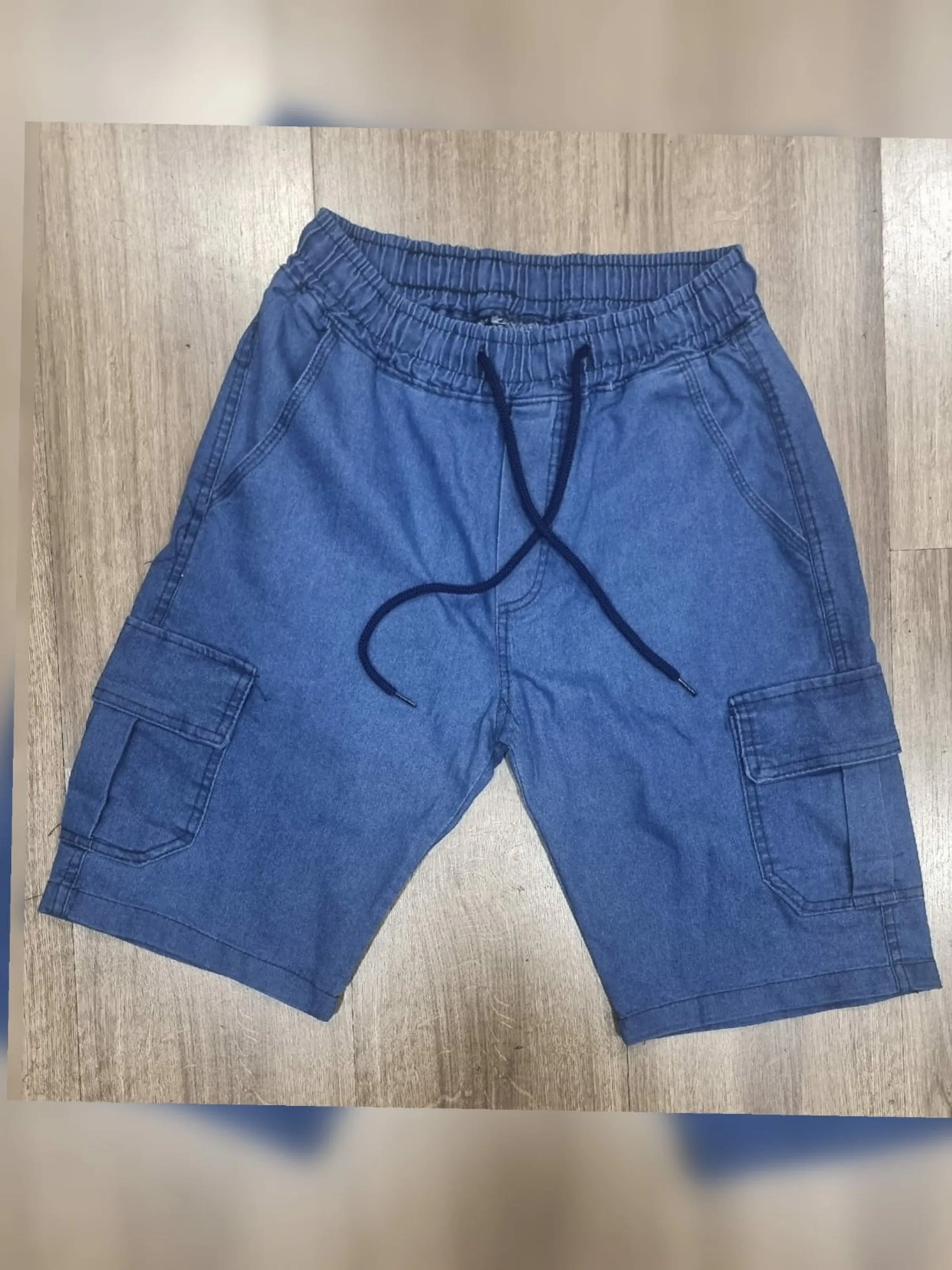 Bermuda masculina cargo azul jeans