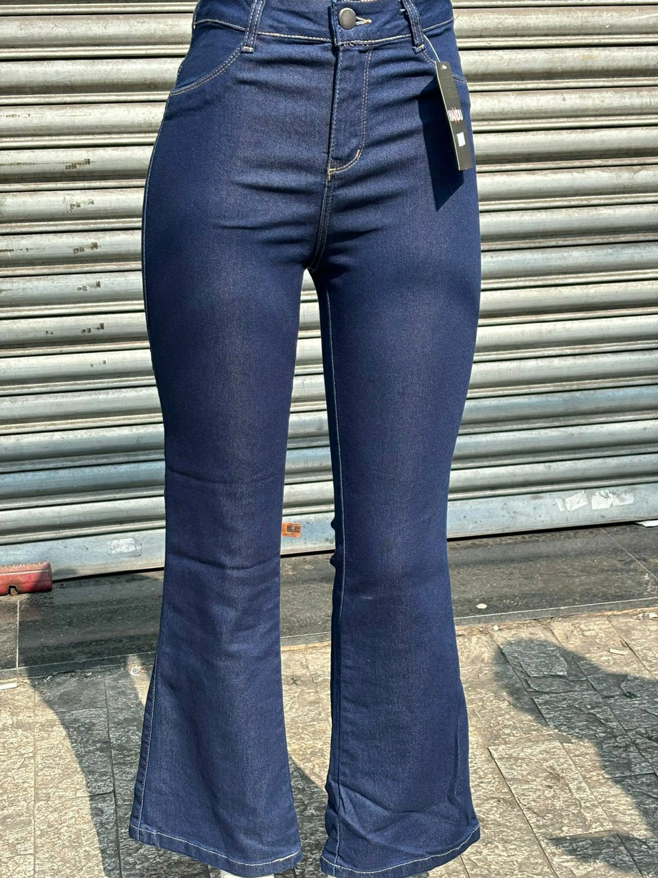 Calça feminina flare jeans escura com lycra 1624