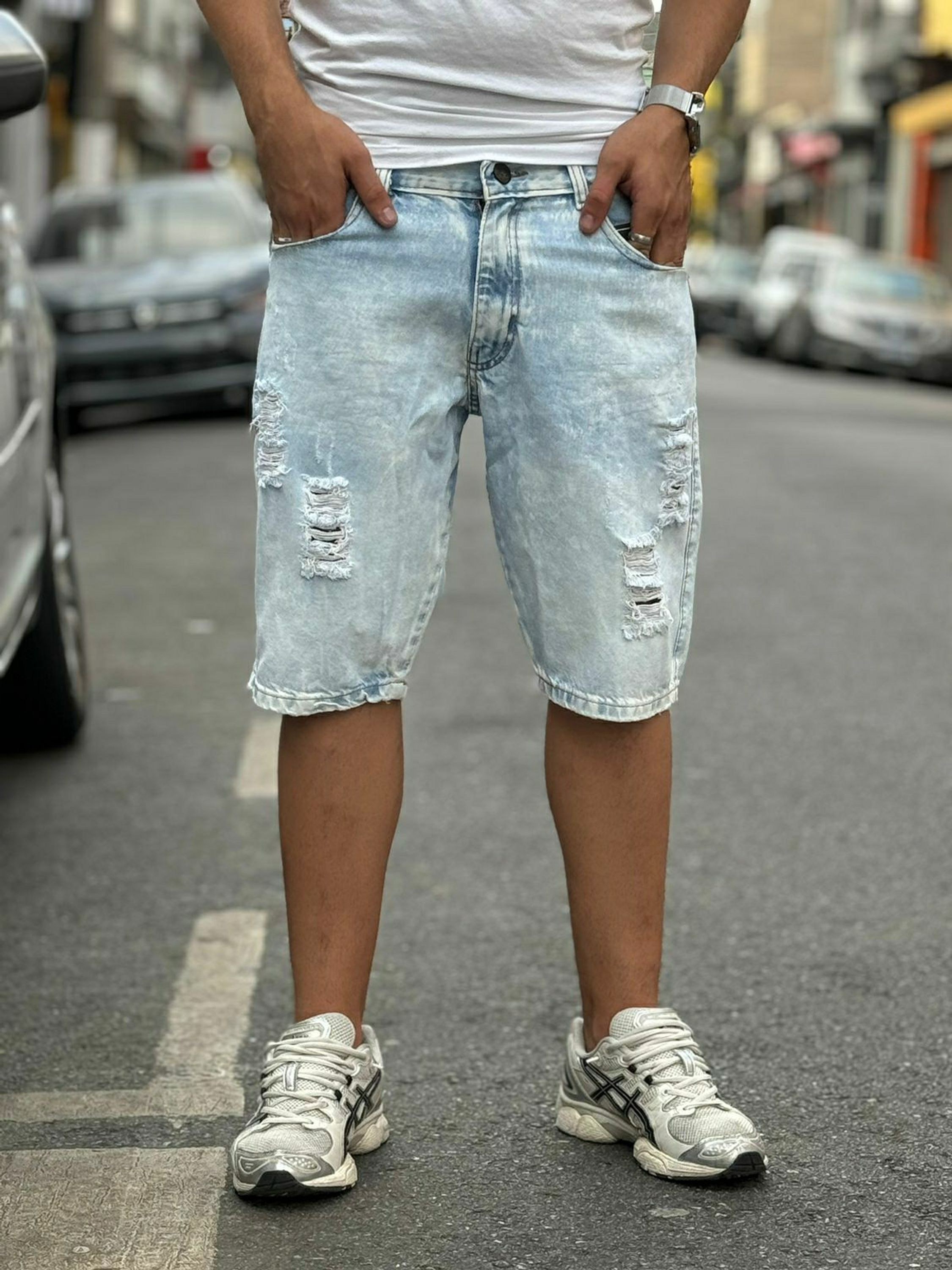 Bermuda jeans masculino rasgada clara