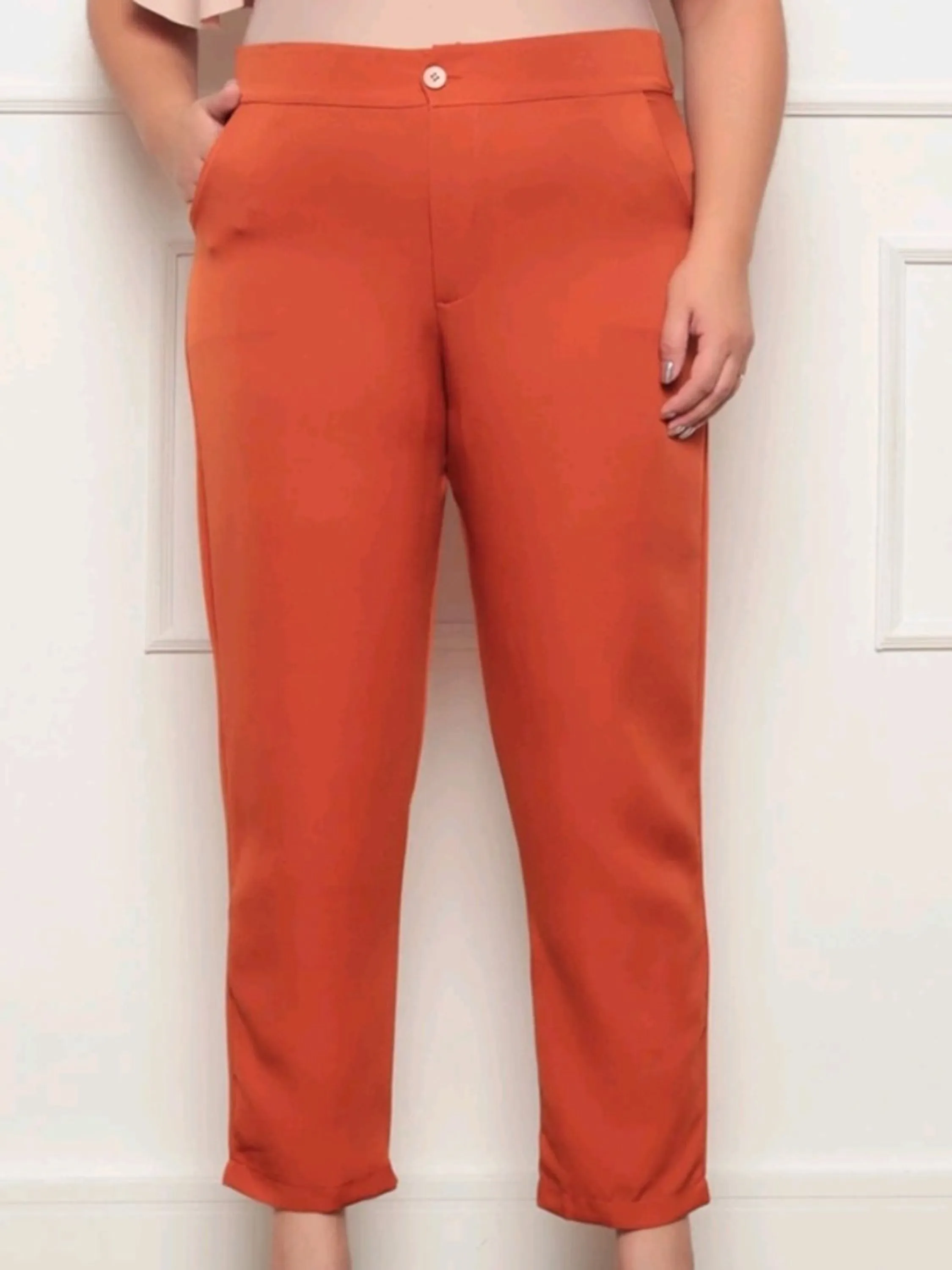 Calça Alfaiataria Com Bolso Fake C755