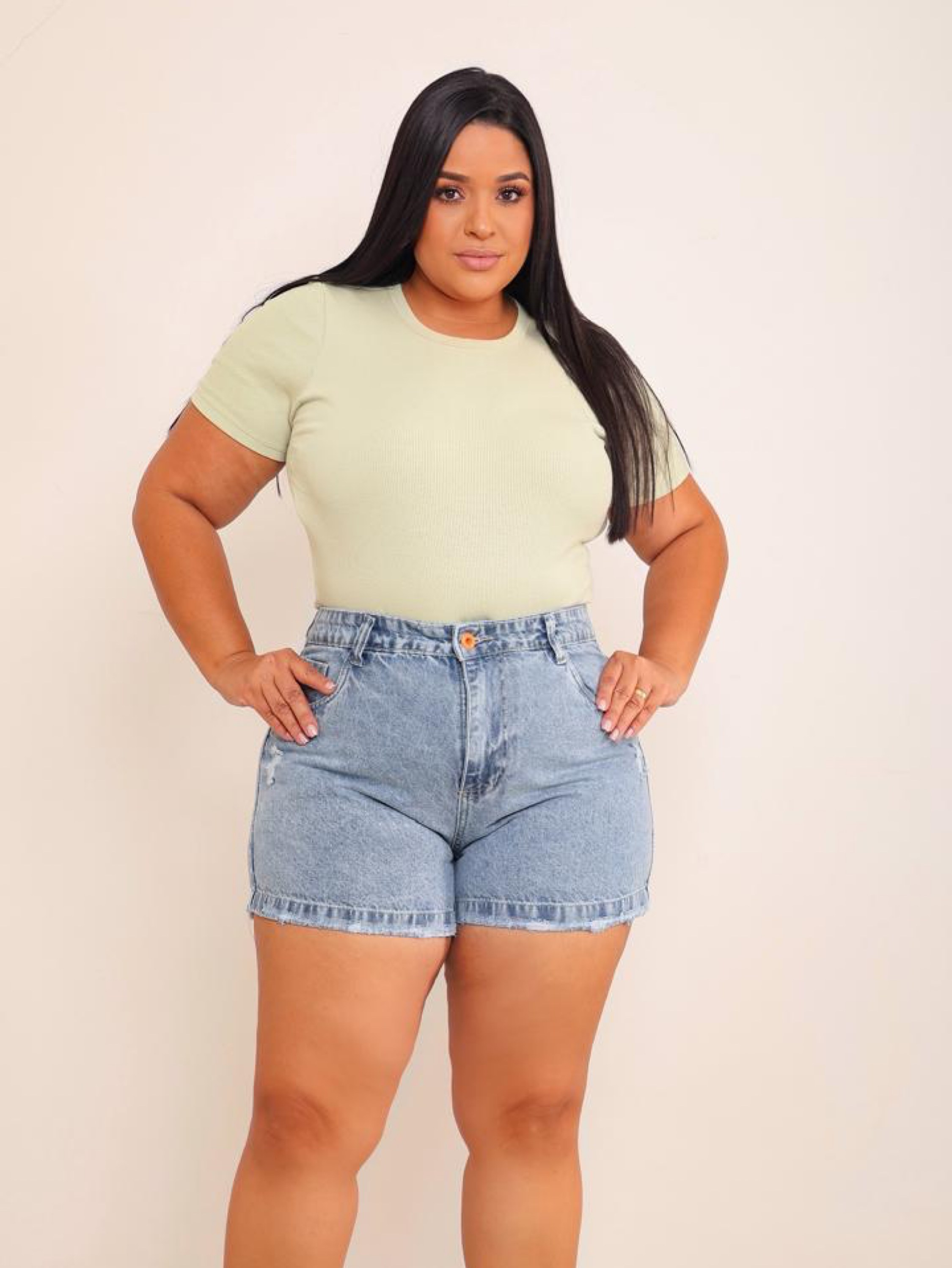 Short jeans feminino plus size
