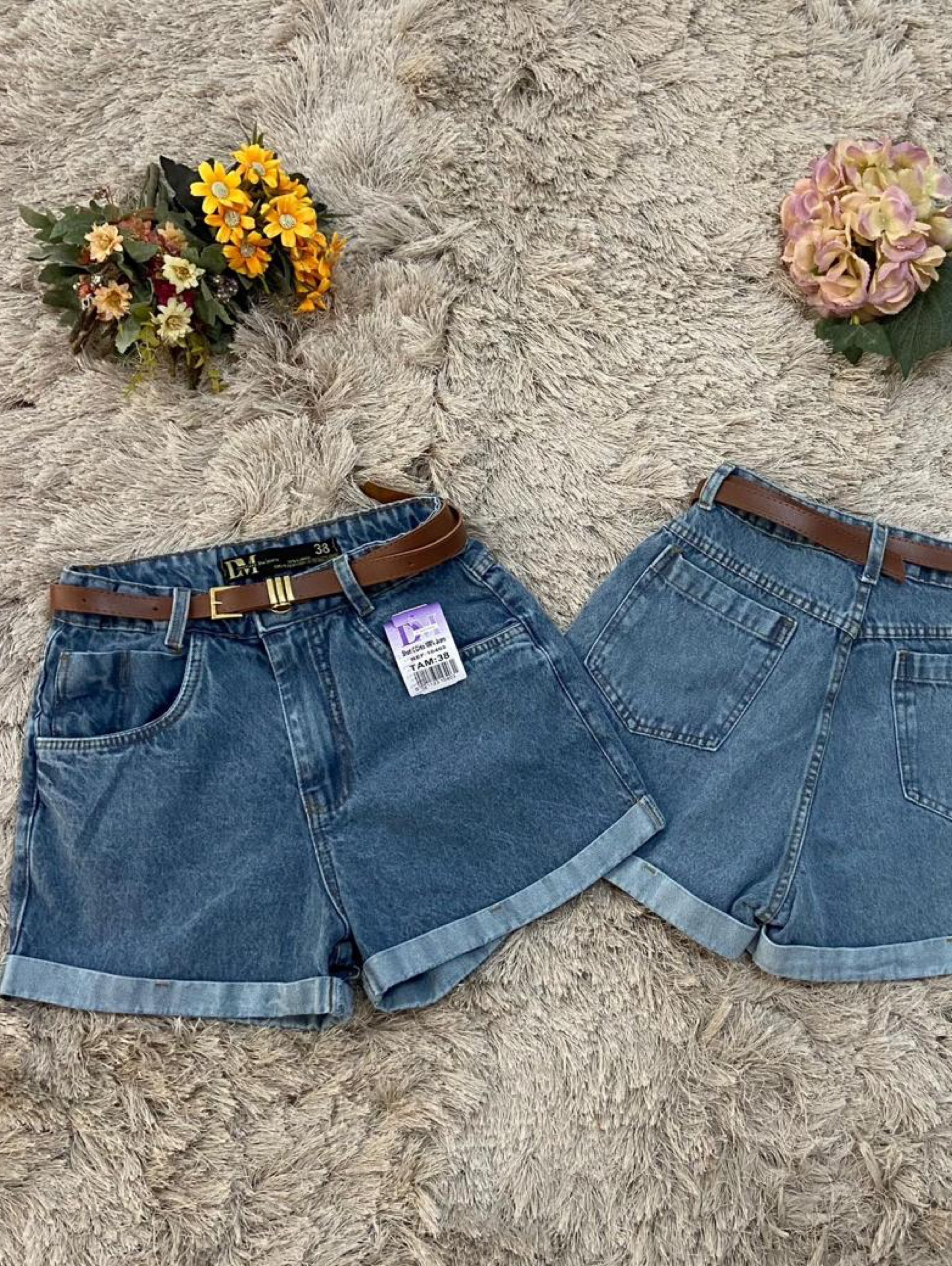 Short jeans feminino com cinto