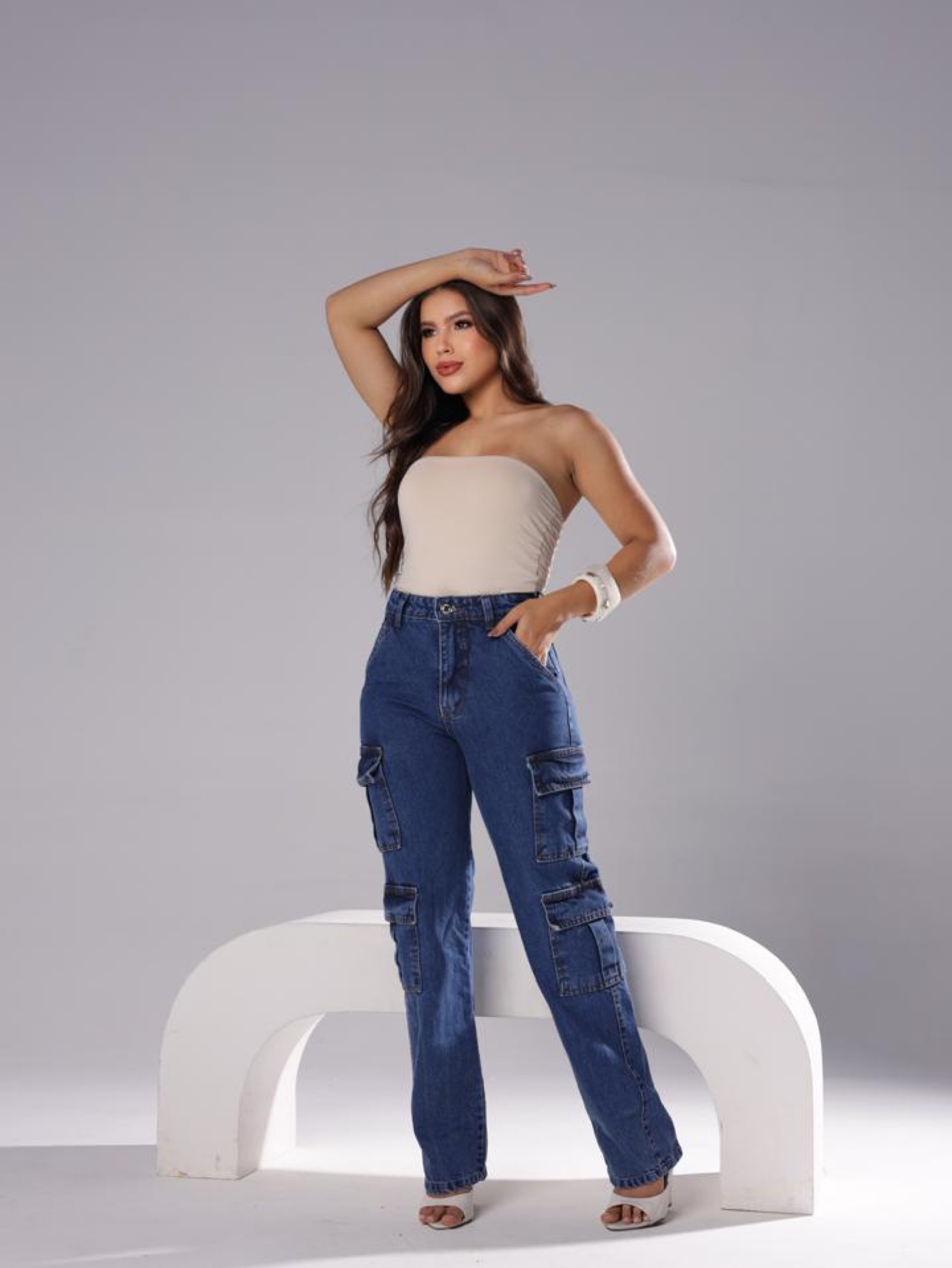 Calça wide leg cargo jeans feminina
