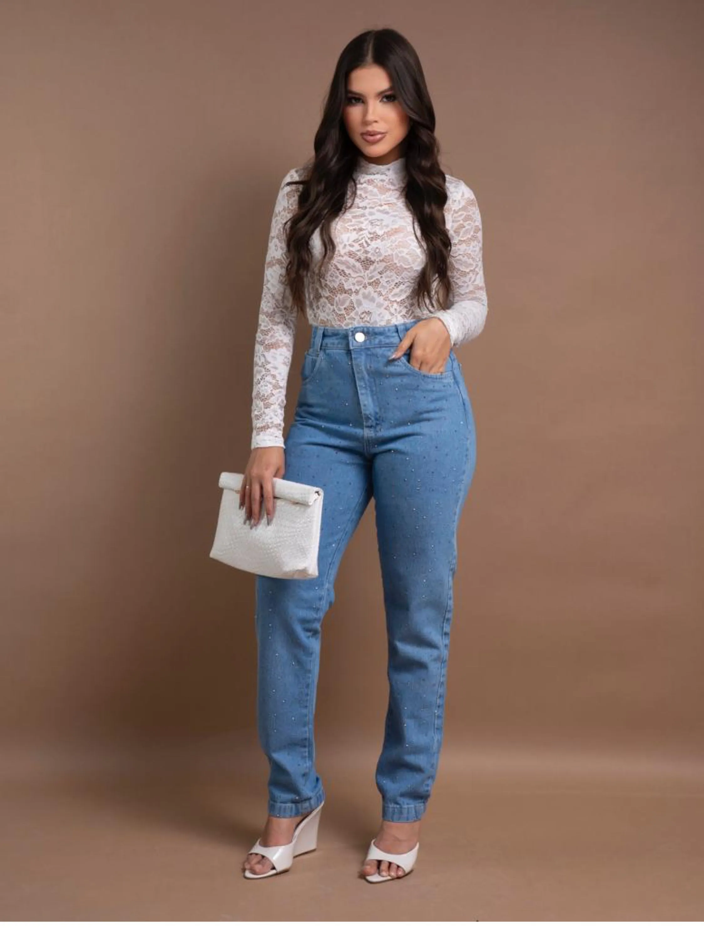 Calça mom jeans feminina de strass