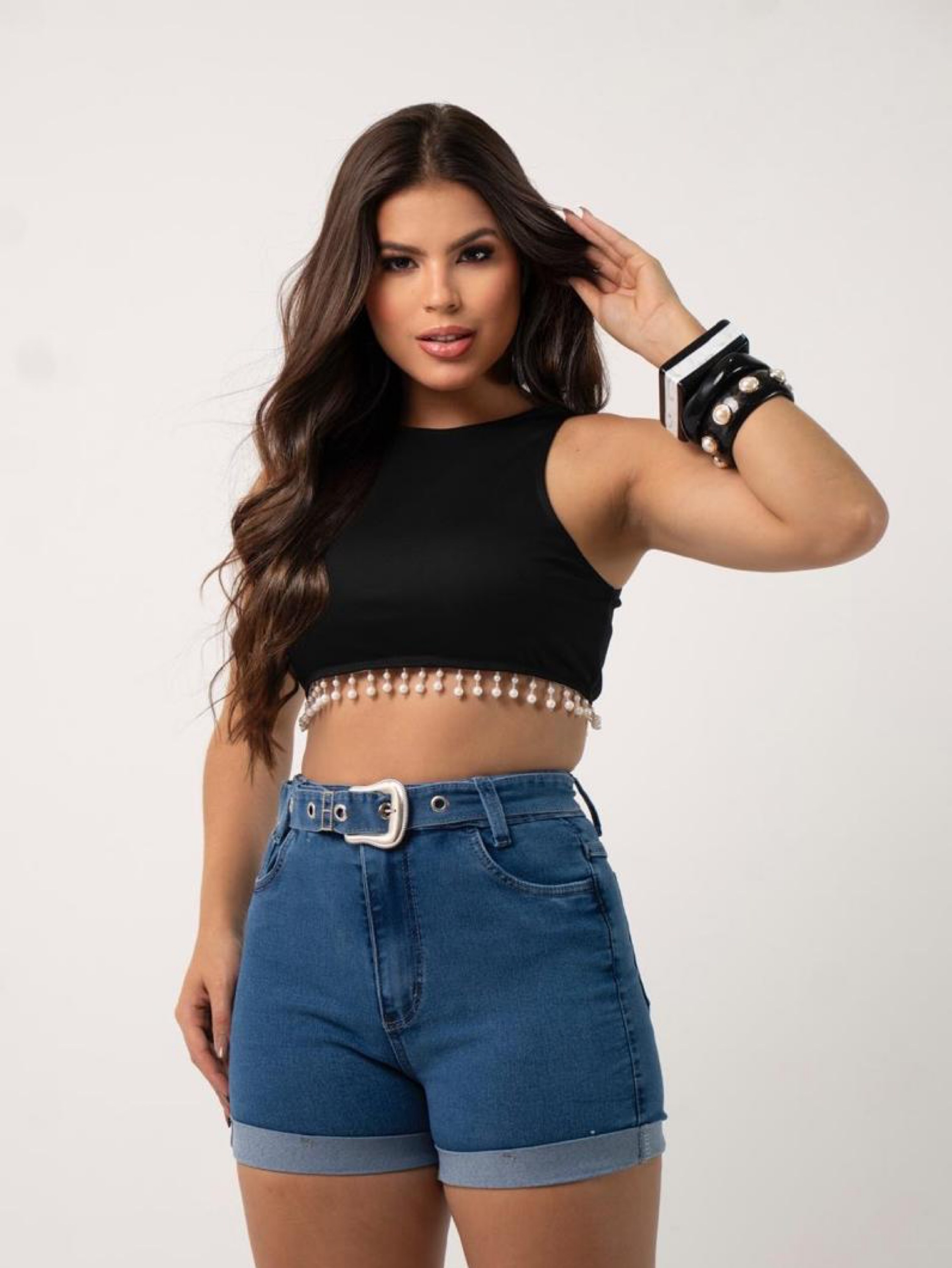 Short jeans feminino com cinto