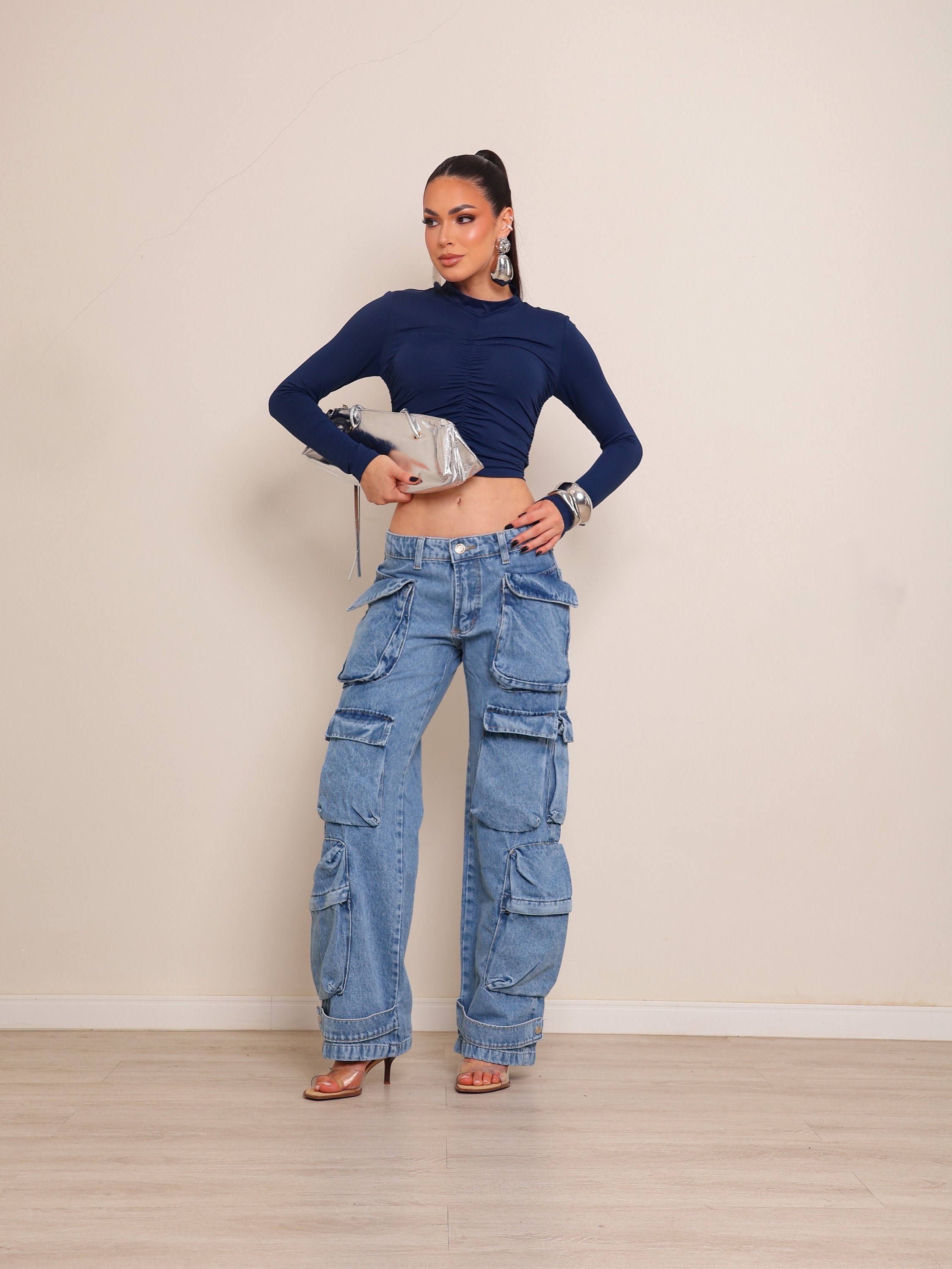 calça wide leg cargo jeans feminina