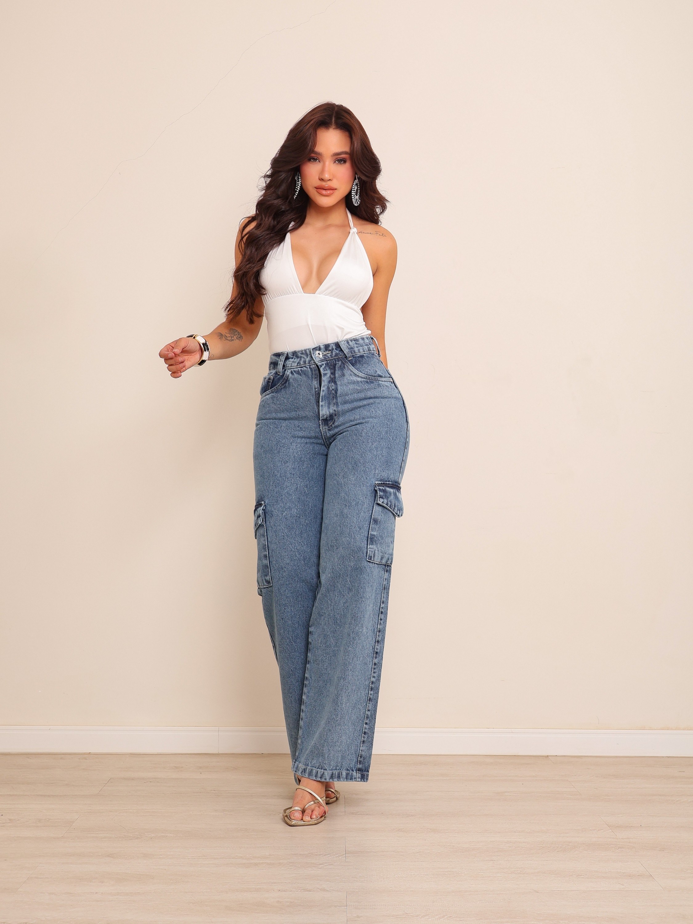 calça wide leg cargo jeans feminina