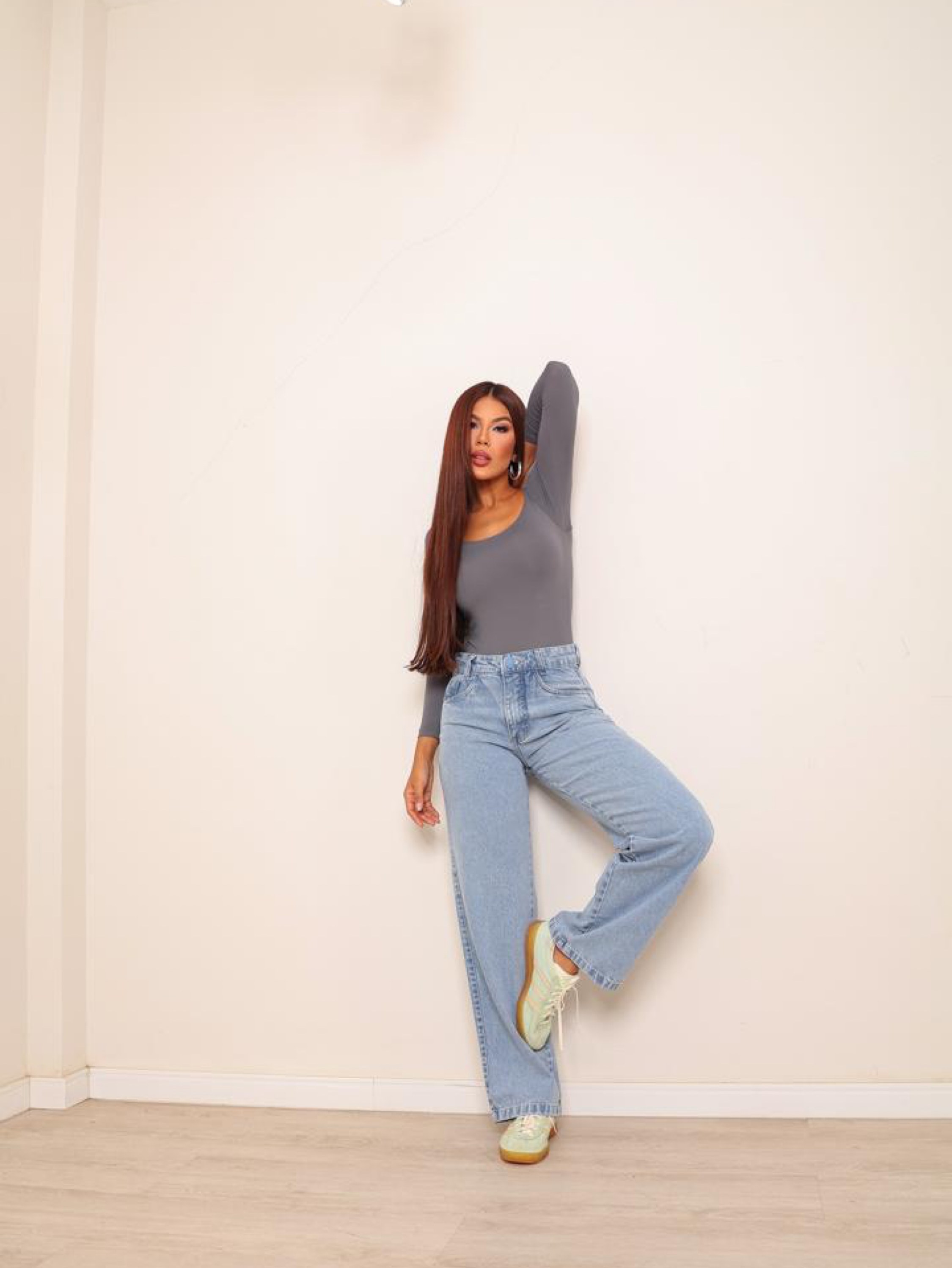 Calça wide leg jeans feminina