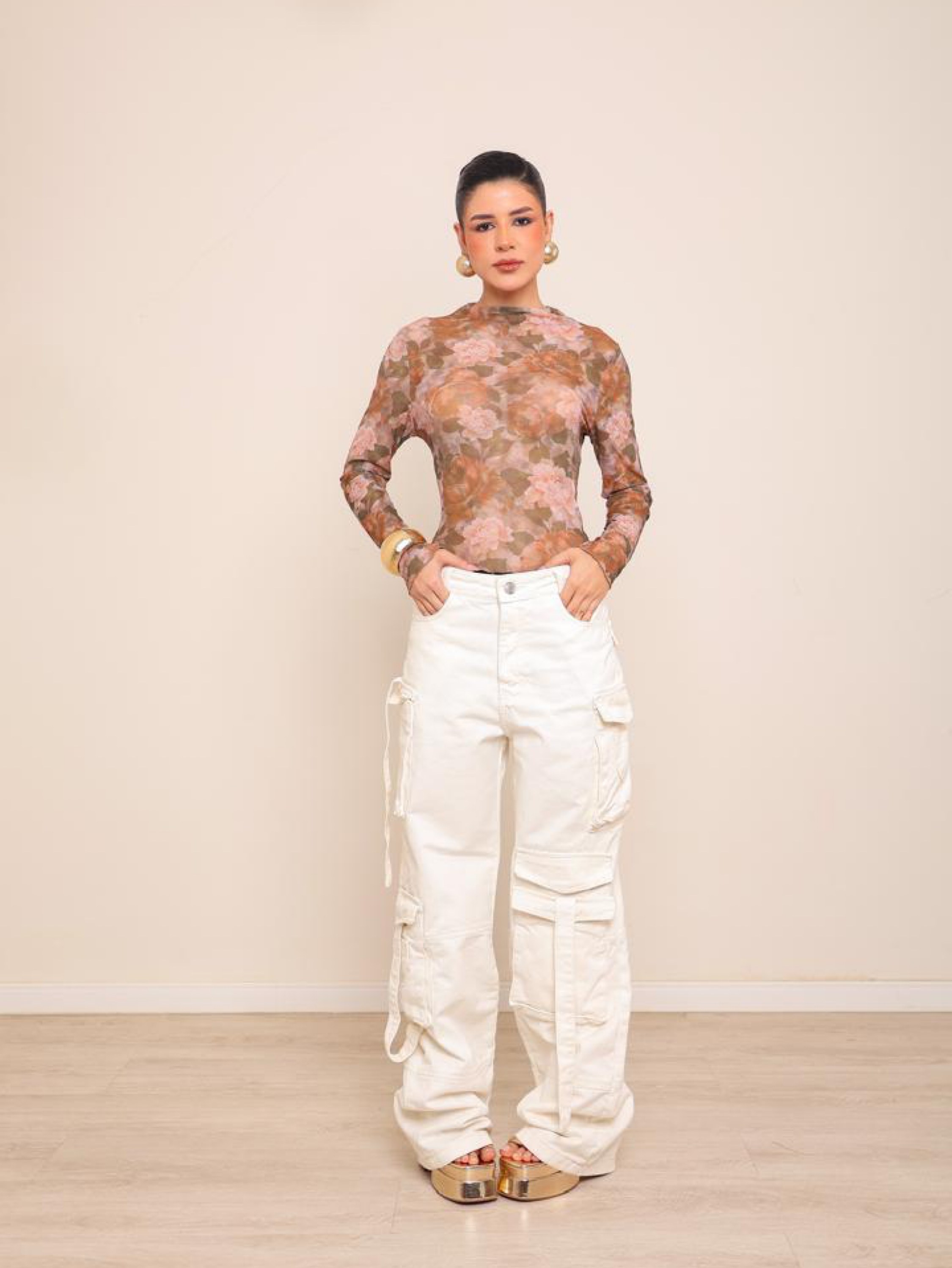 Calça wide leg cargo jeans feminina