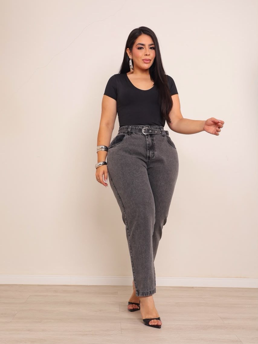 calça mom jeans feminina plus size com cinto