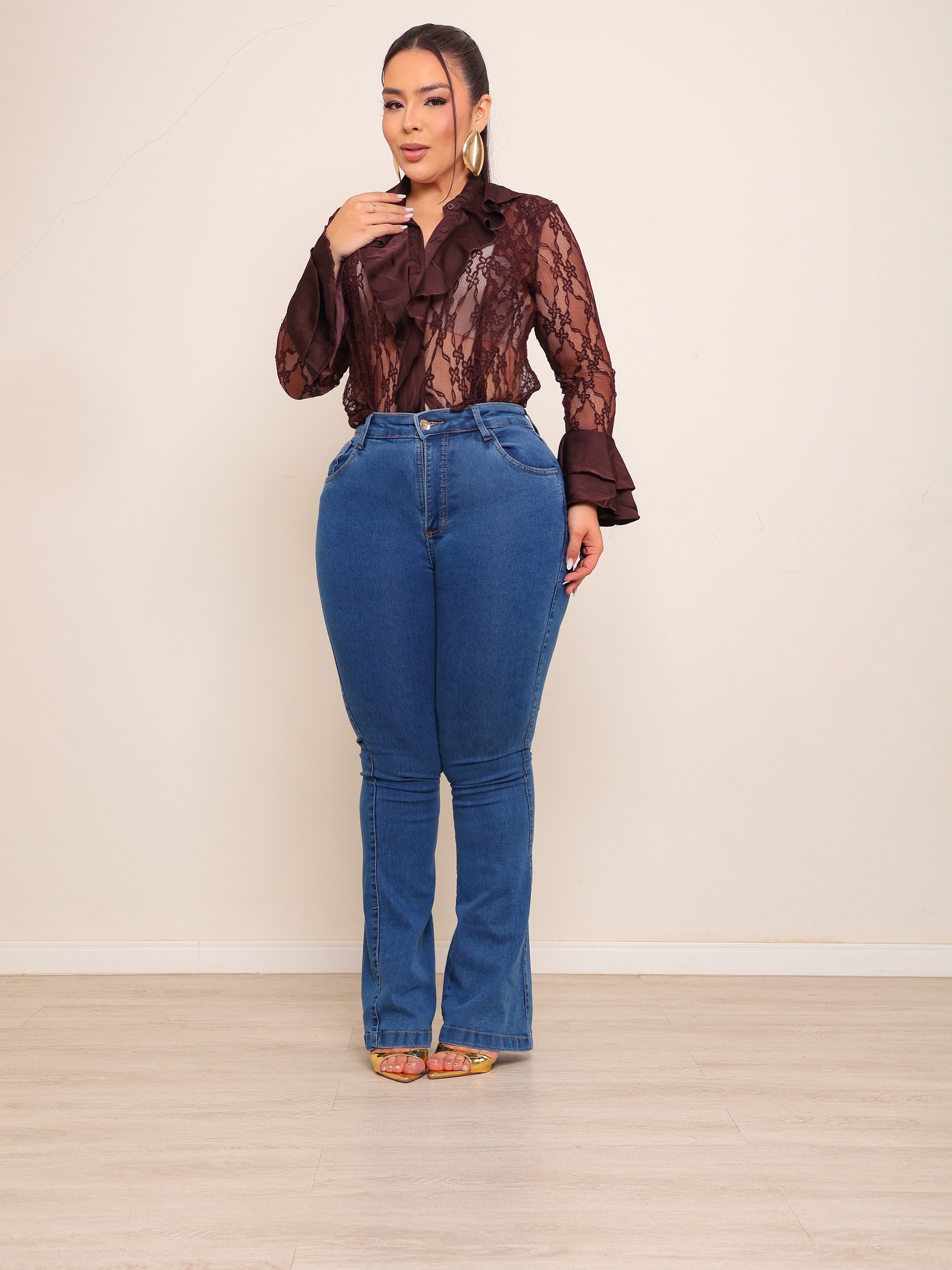 calça flare jeans feminina plus size