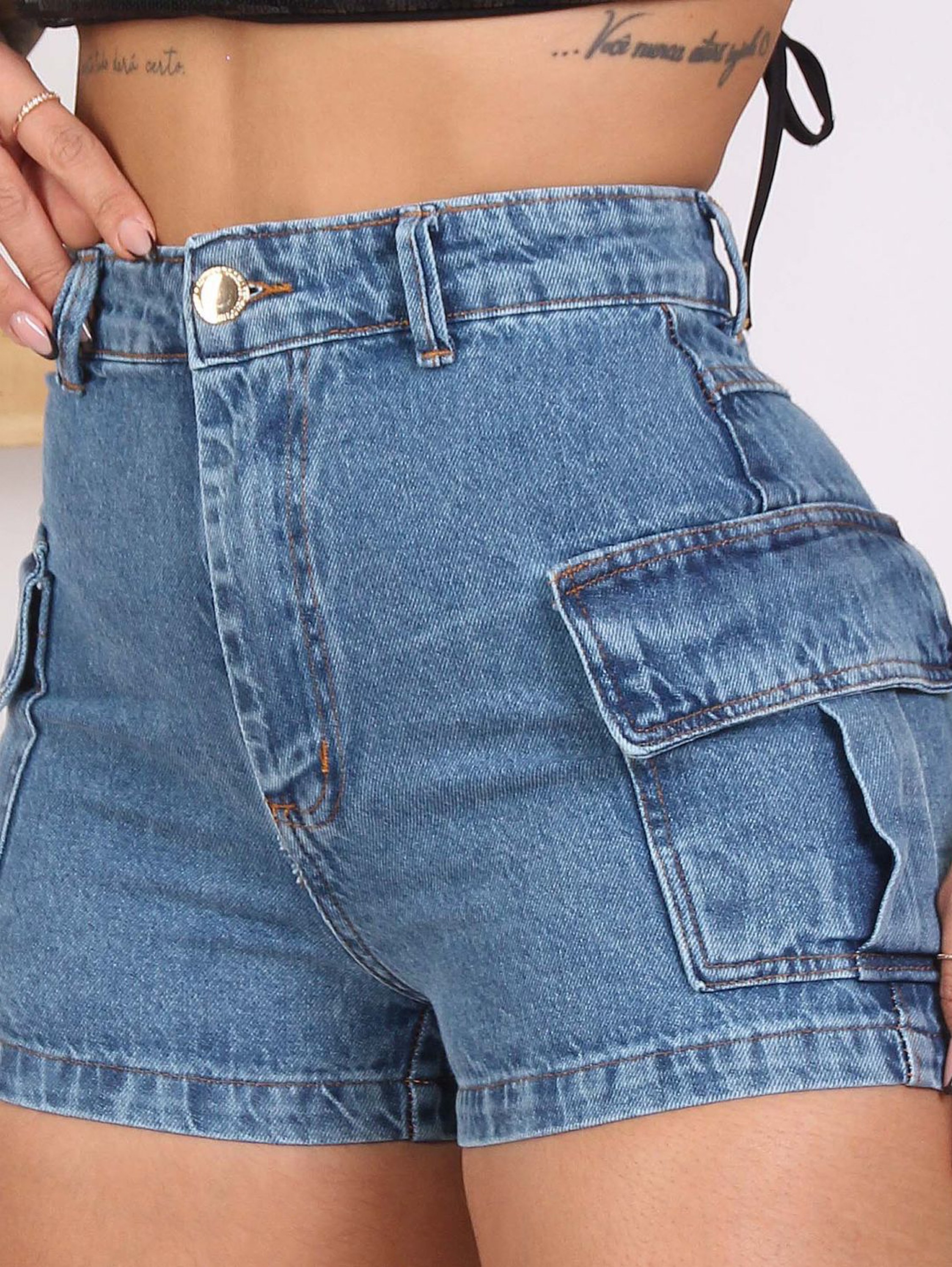 Short cargo jeans feminino