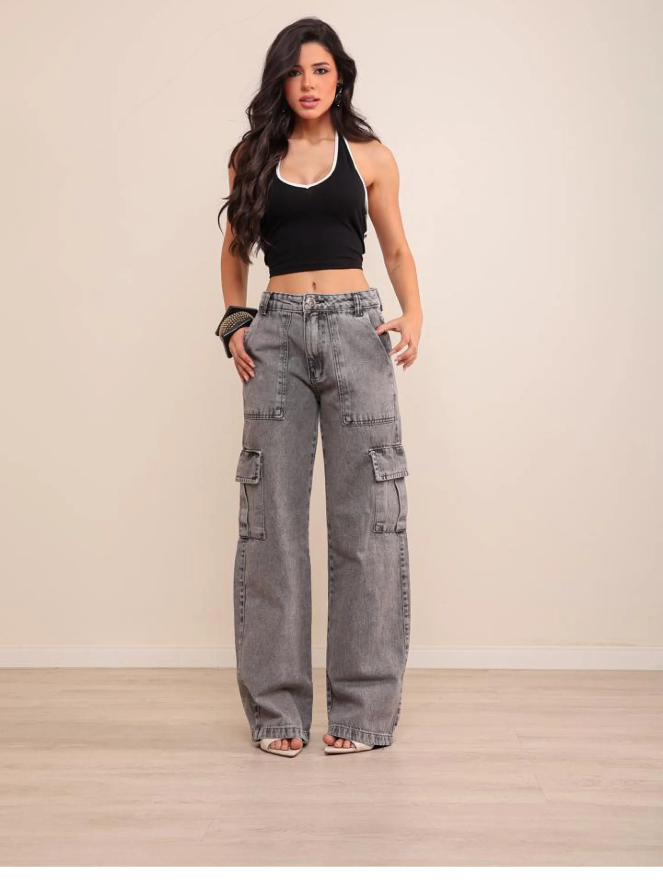 Calça wide leg cargo jeans feminina