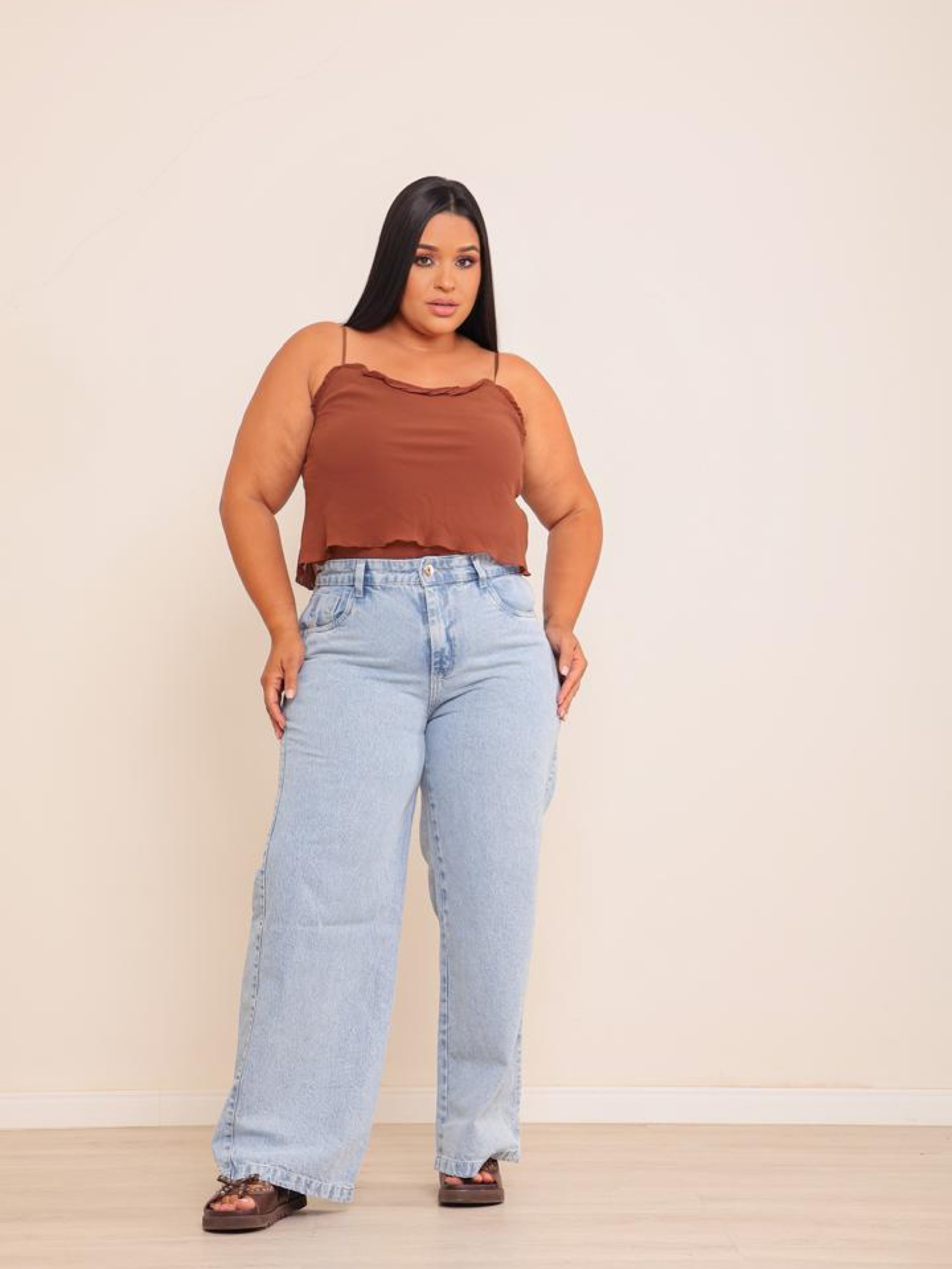 Calça wide leg jeans feminina plus size