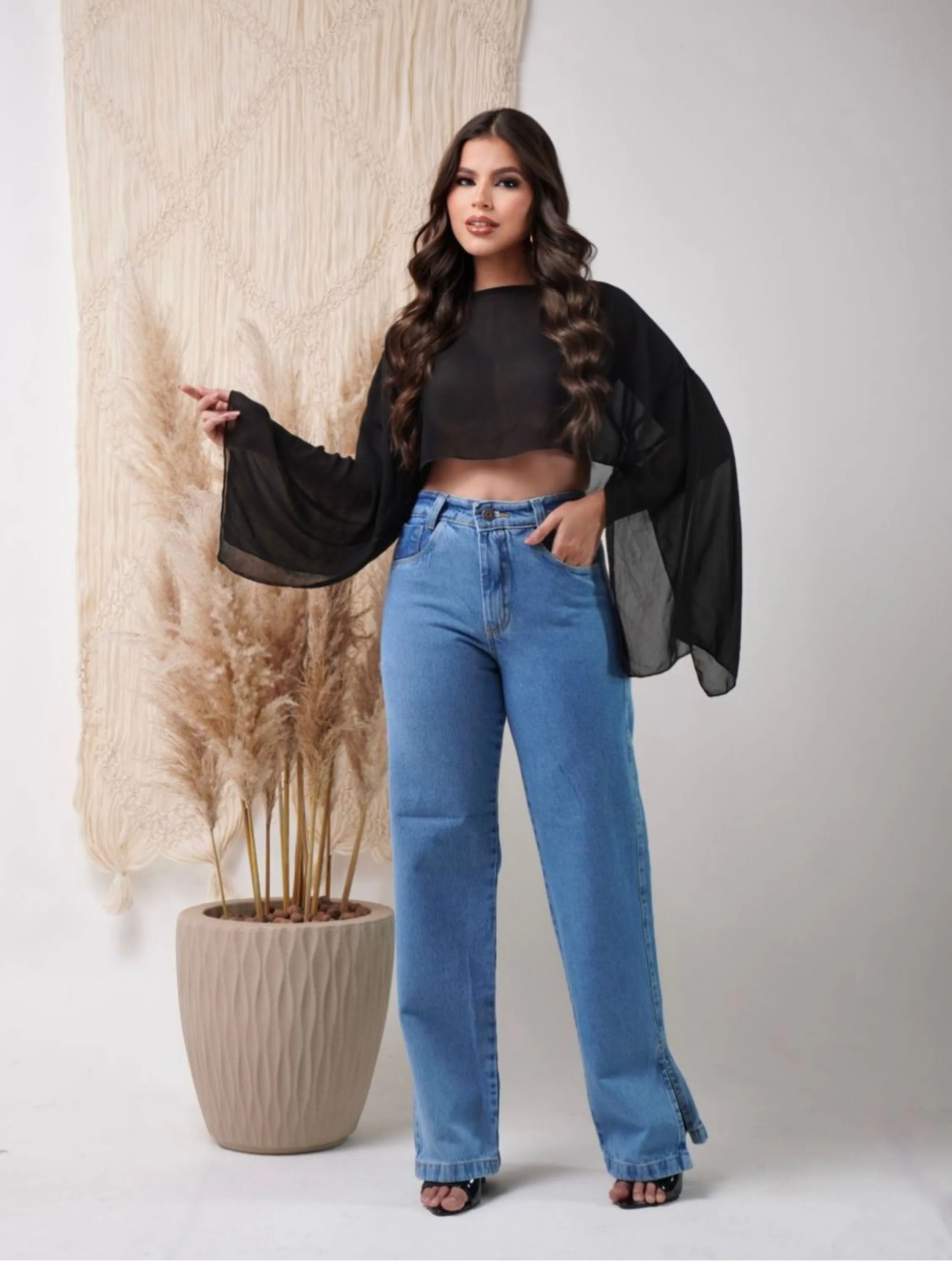 Calça wide leg jeans feminina com abertura