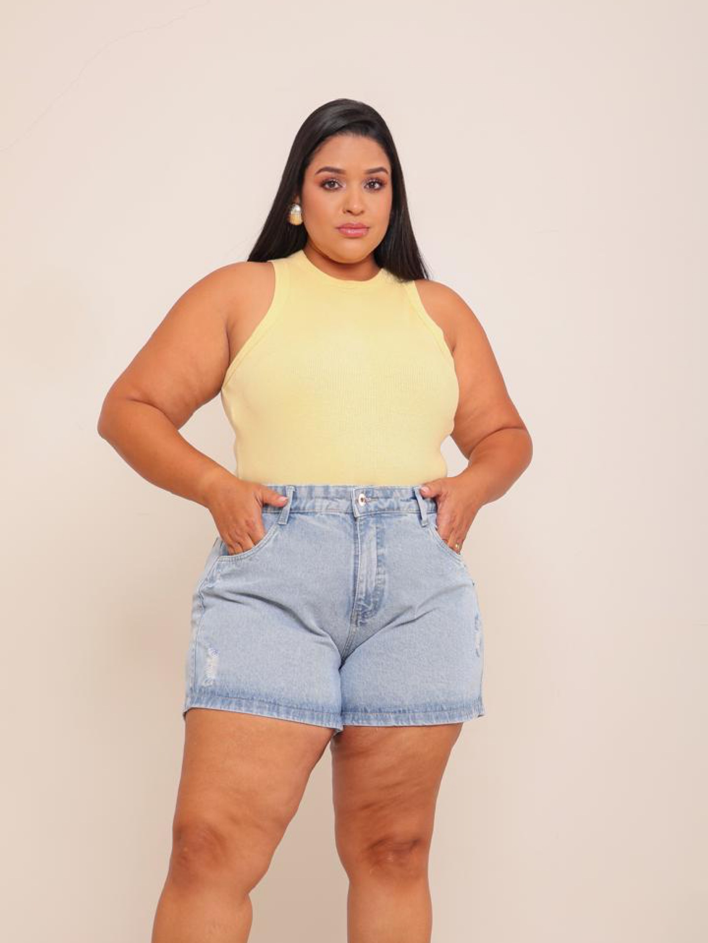 Short jeans feminino plus size