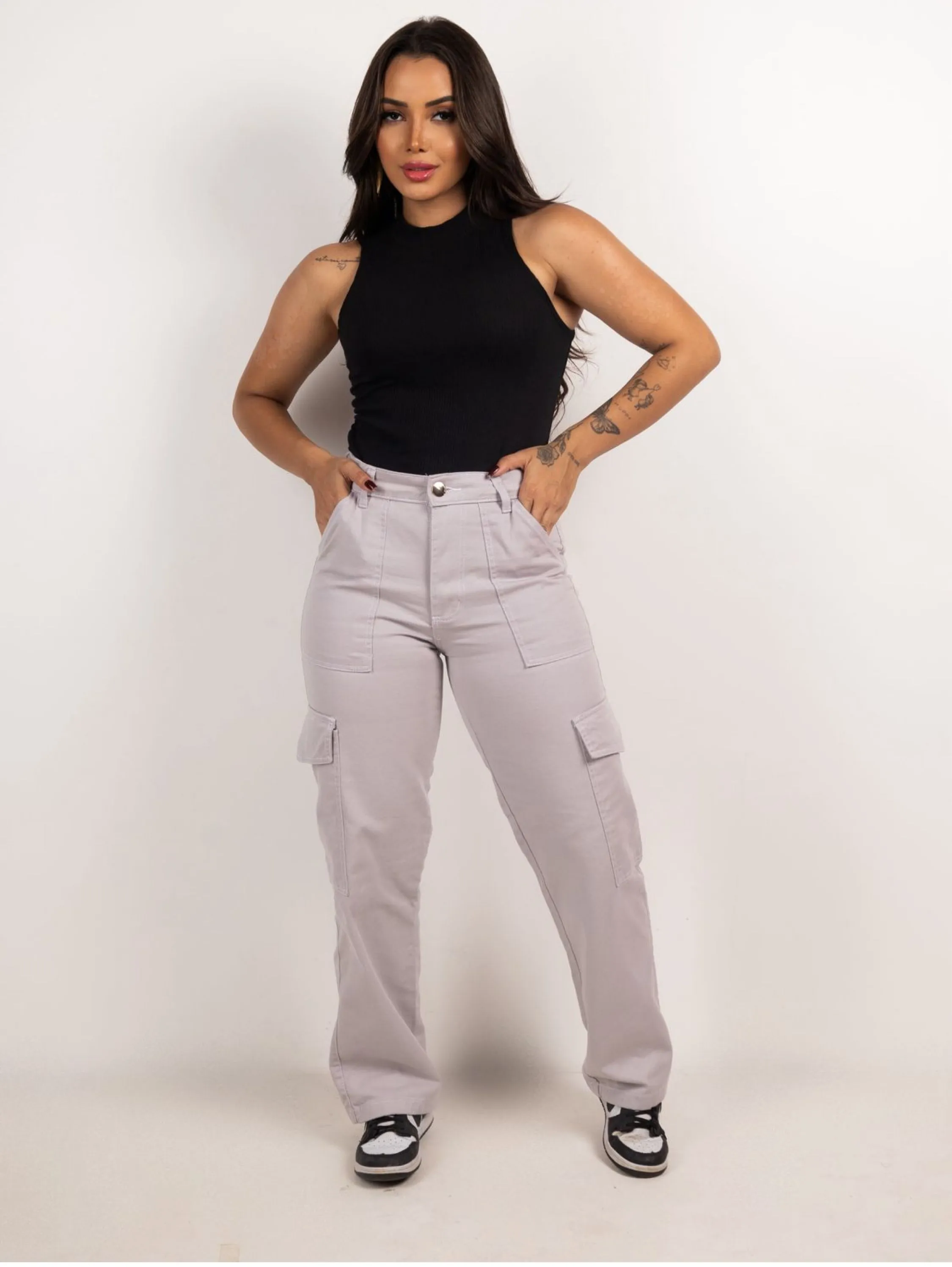 Calça wide leg cargo jeans feminina