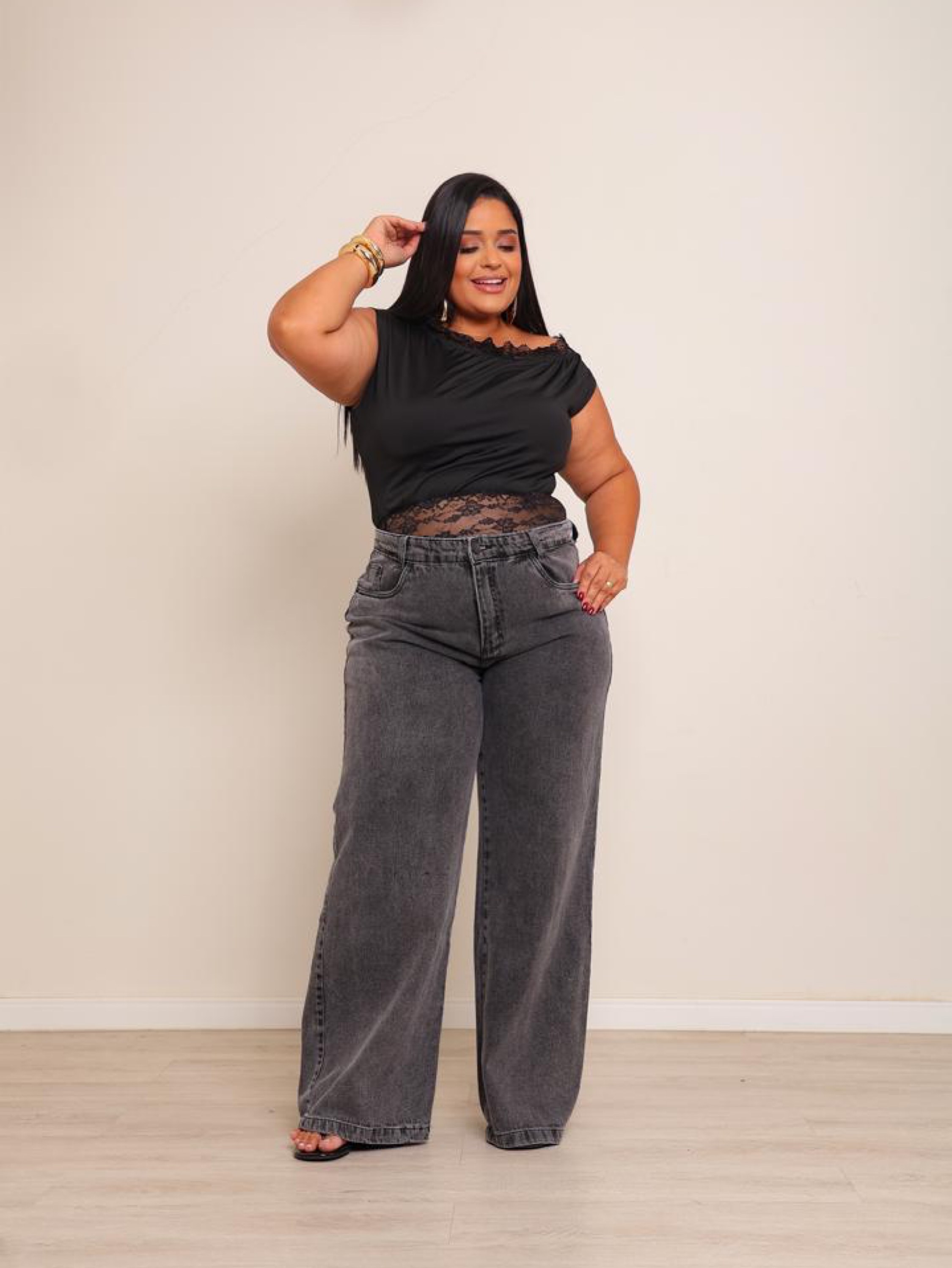 Calça wide leg jeans feminina plus size