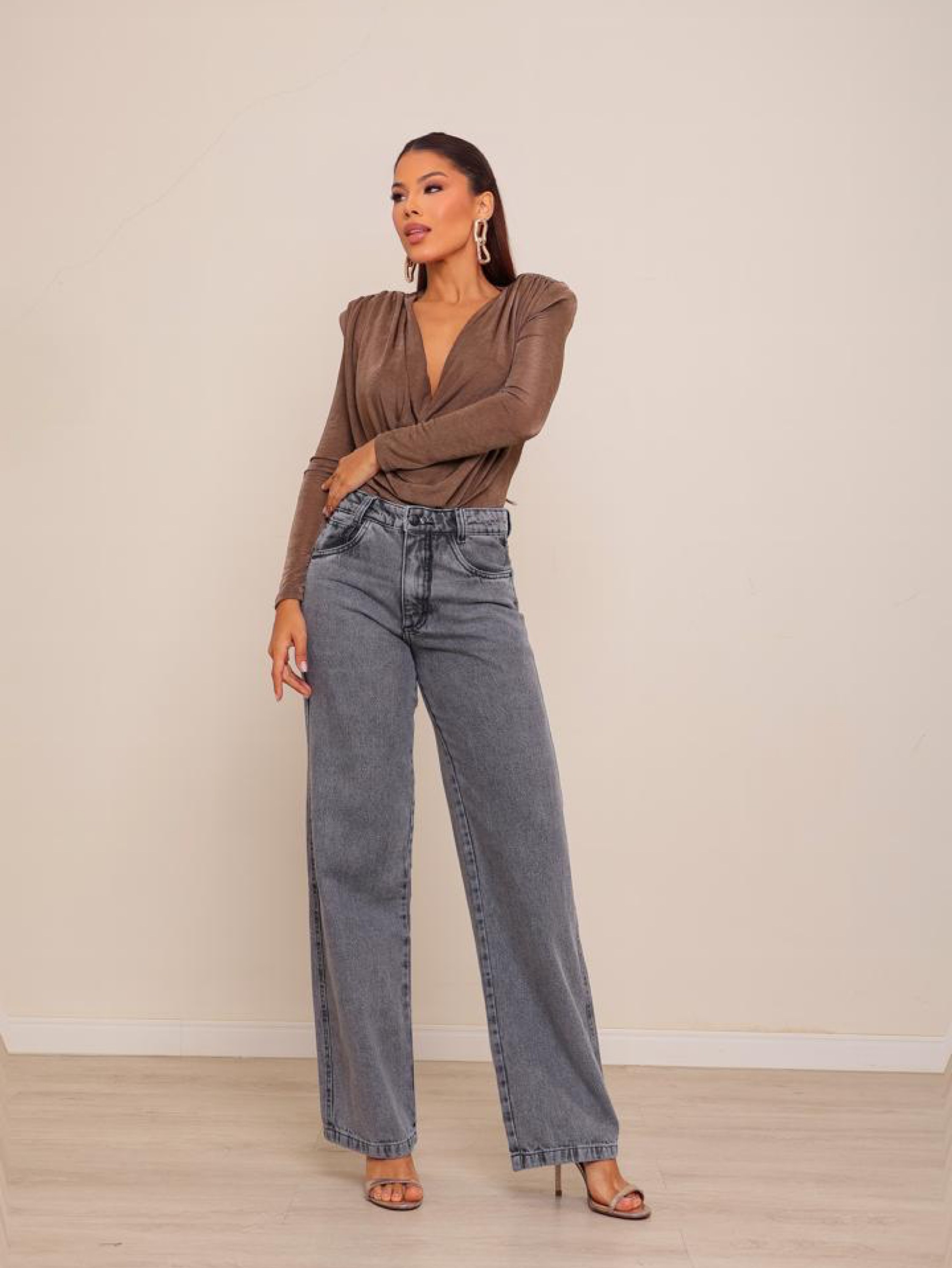Calça wide leg jeans feminina